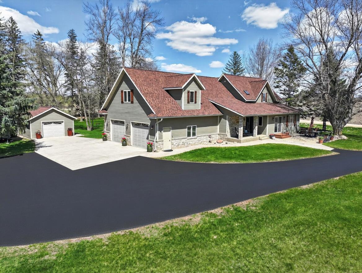 2nd image of 1608 E Lake Jessie Rd Se, Alexandria, MN 56308 | MLS# 7120860