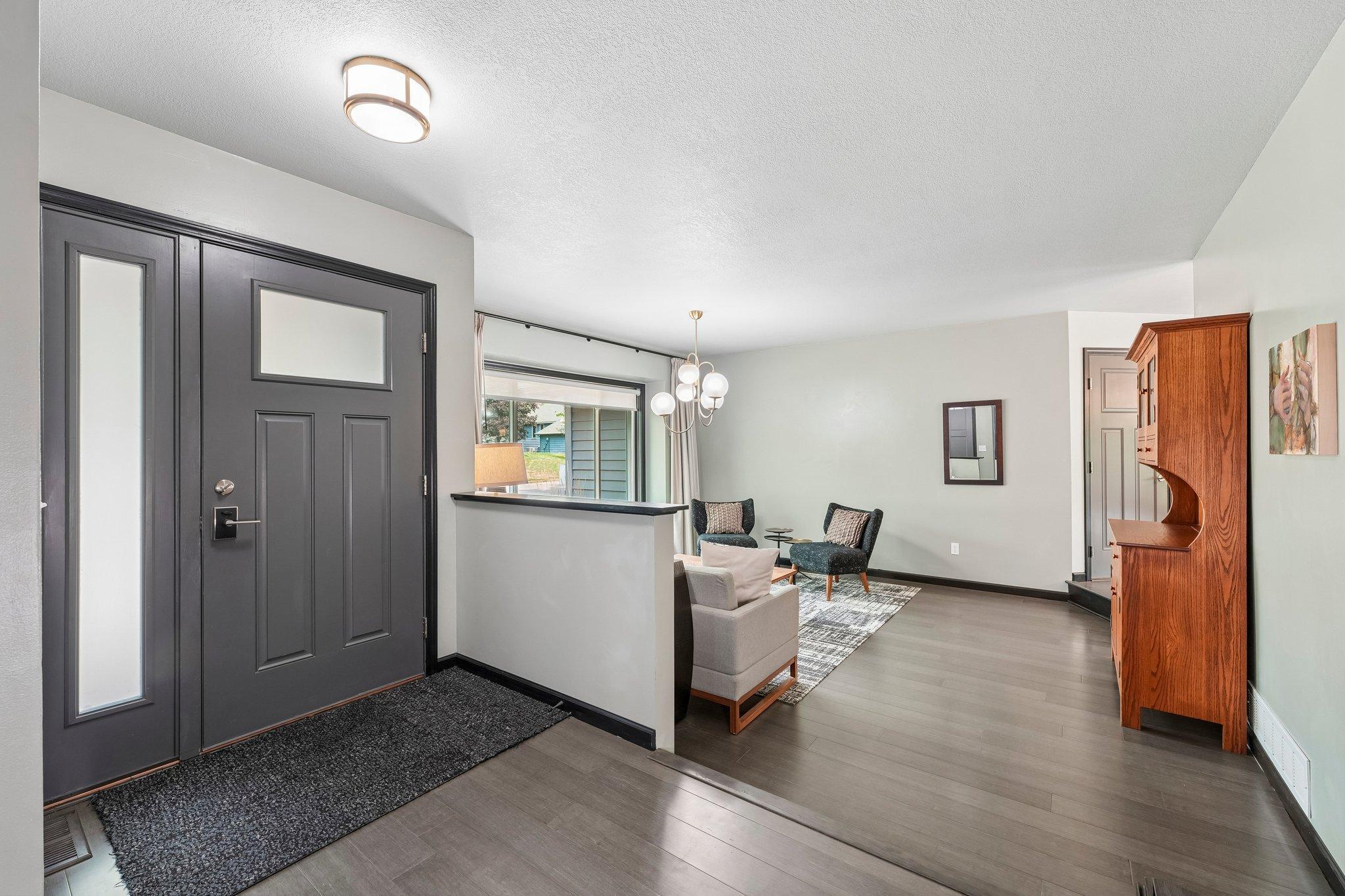 2nd image of 5558 Chatsworth St N, Saint Paul, MN 55126 | MLS# 7120920