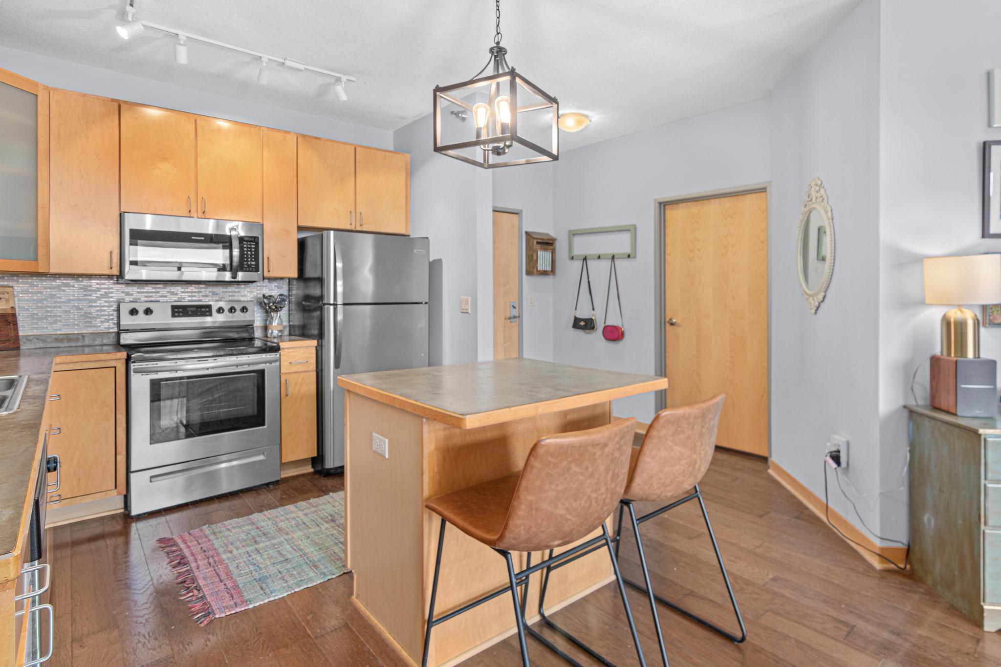 3rd image of 2600 University Ave Se #319, Minneapolis, MN 55414 | MLS# 7120972