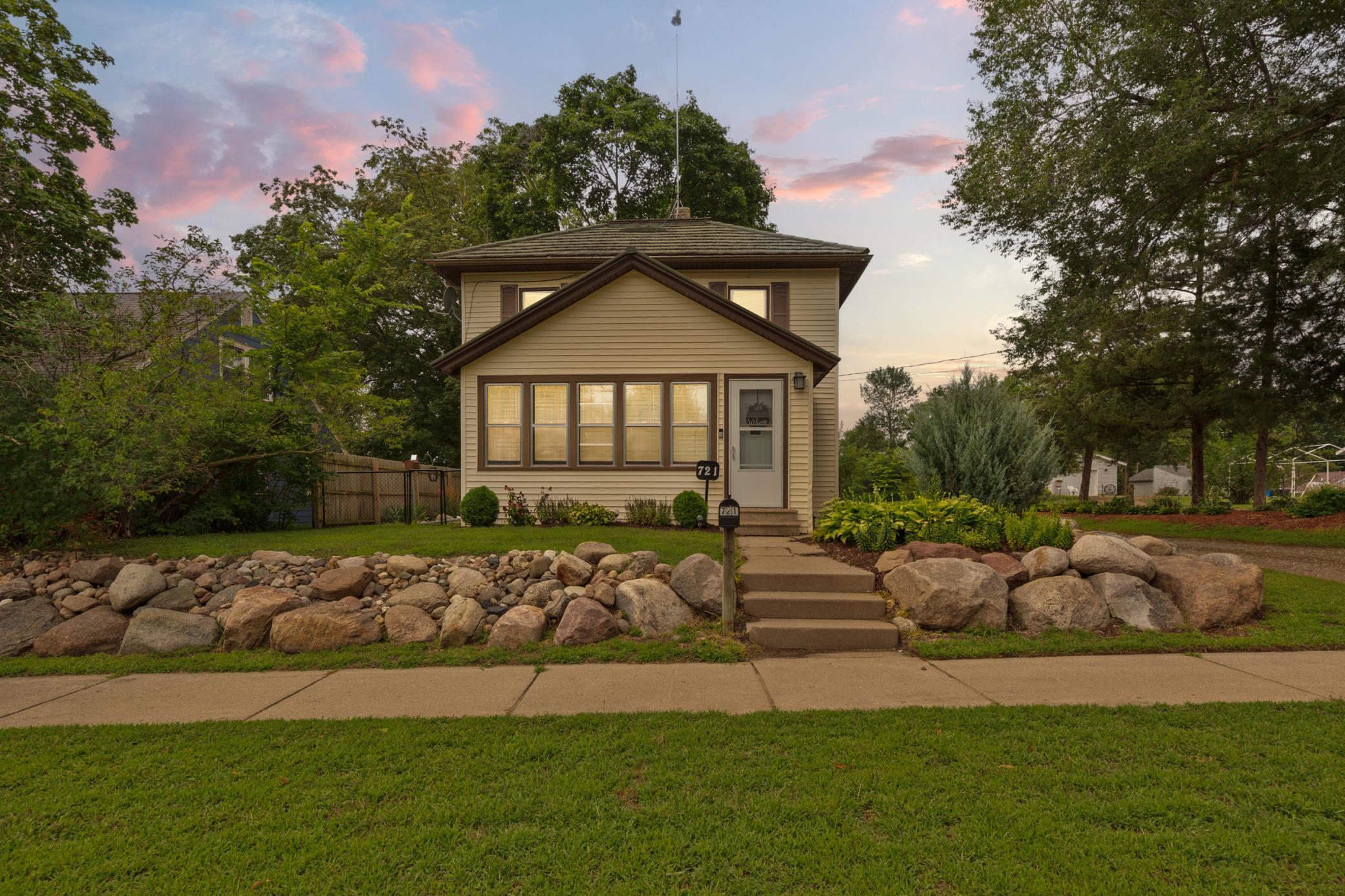 3rd image of 721 1St St N, Waterville, MN 56096 | MLS# 7120977