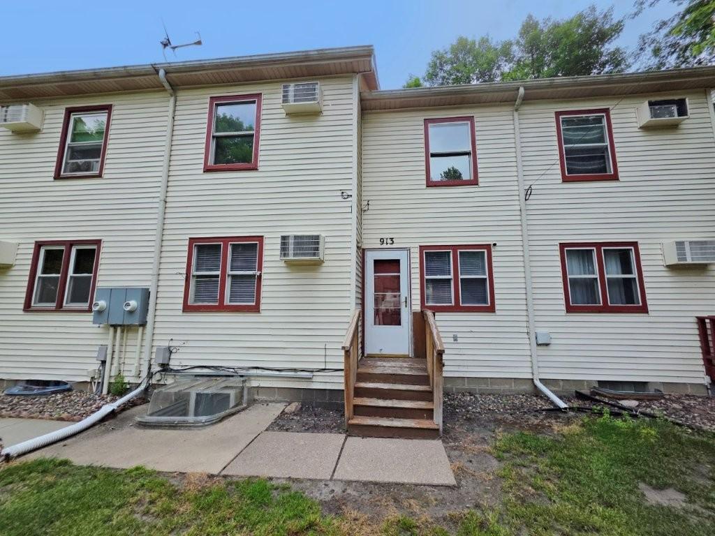 2nd image of 913 Marion St, Saint Paul, MN 55117 | MLS# 7121011