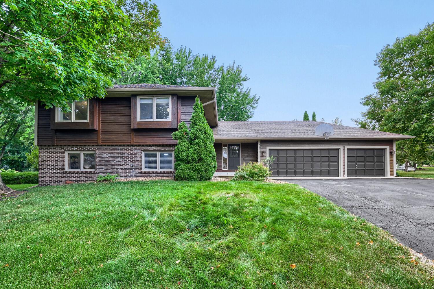 1st image of 5611 Maves Trl Se, Prior Lake, MN 55372 | MLS# 7121032