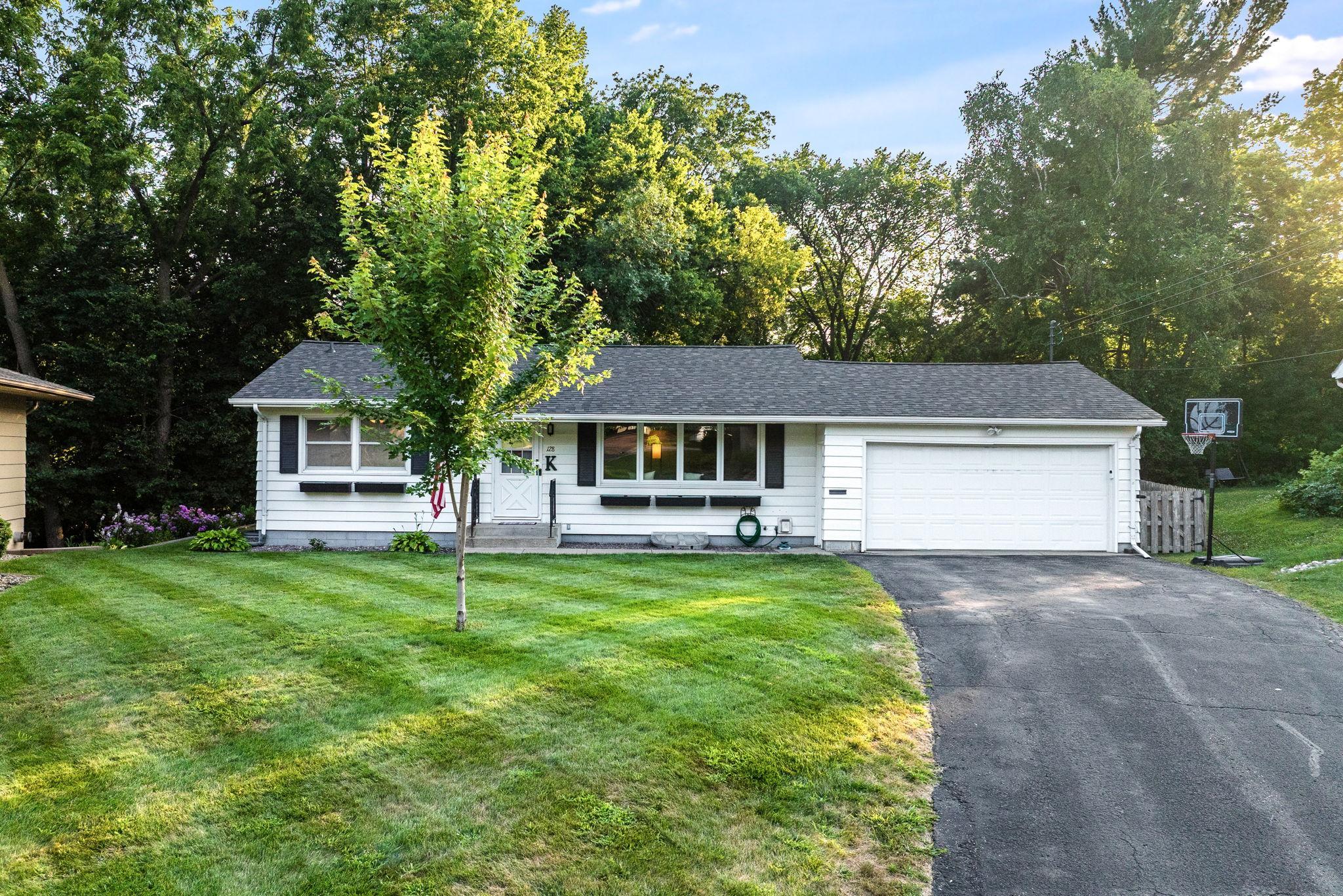 1st image of 128 Clover Ln, Mankato, MN 56001 | MLS# 7121083