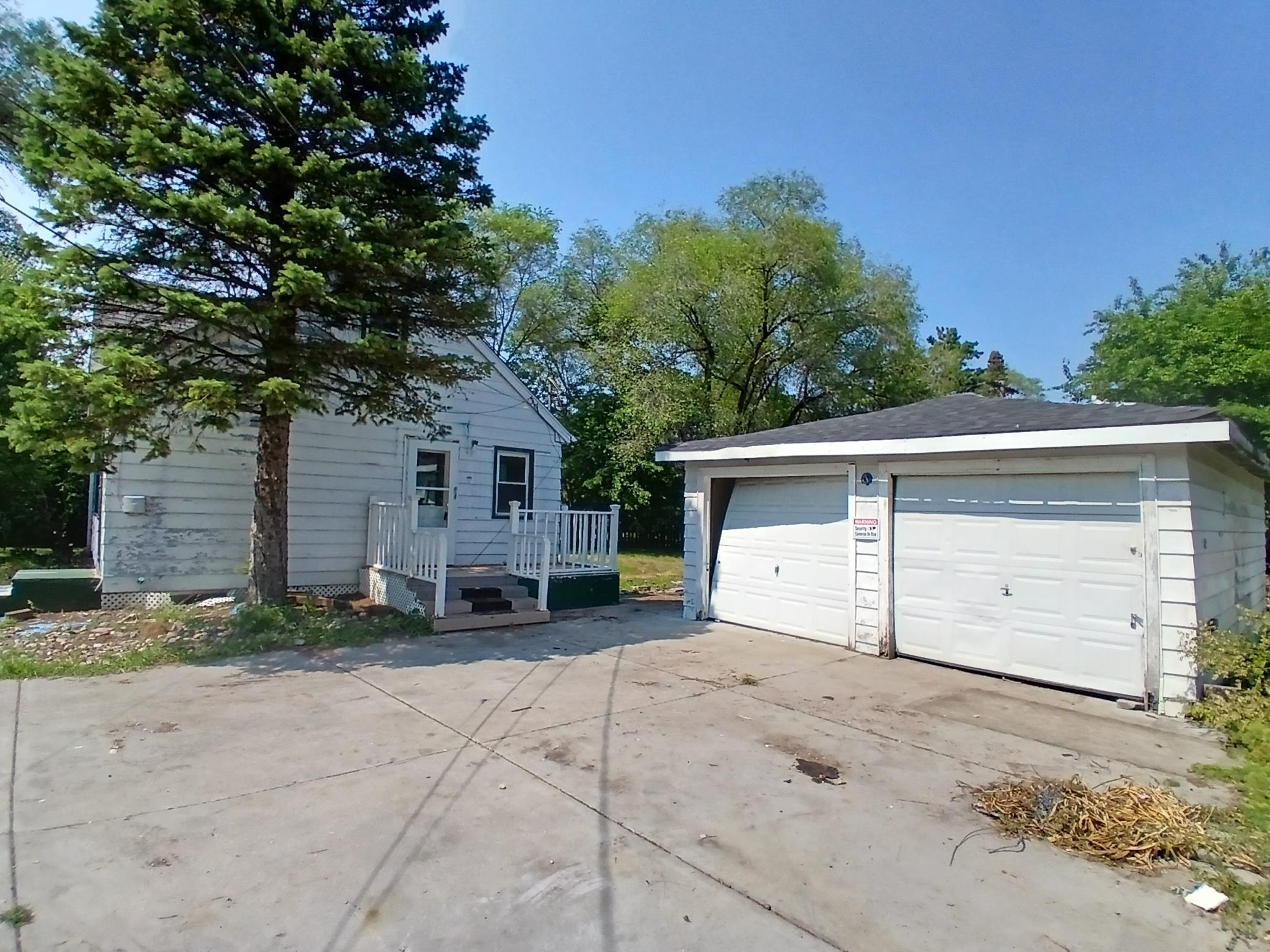 2nd image of 2331 Coon Rapids Blvd Nw, Minneapolis, MN 55433 | MLS# 7121088