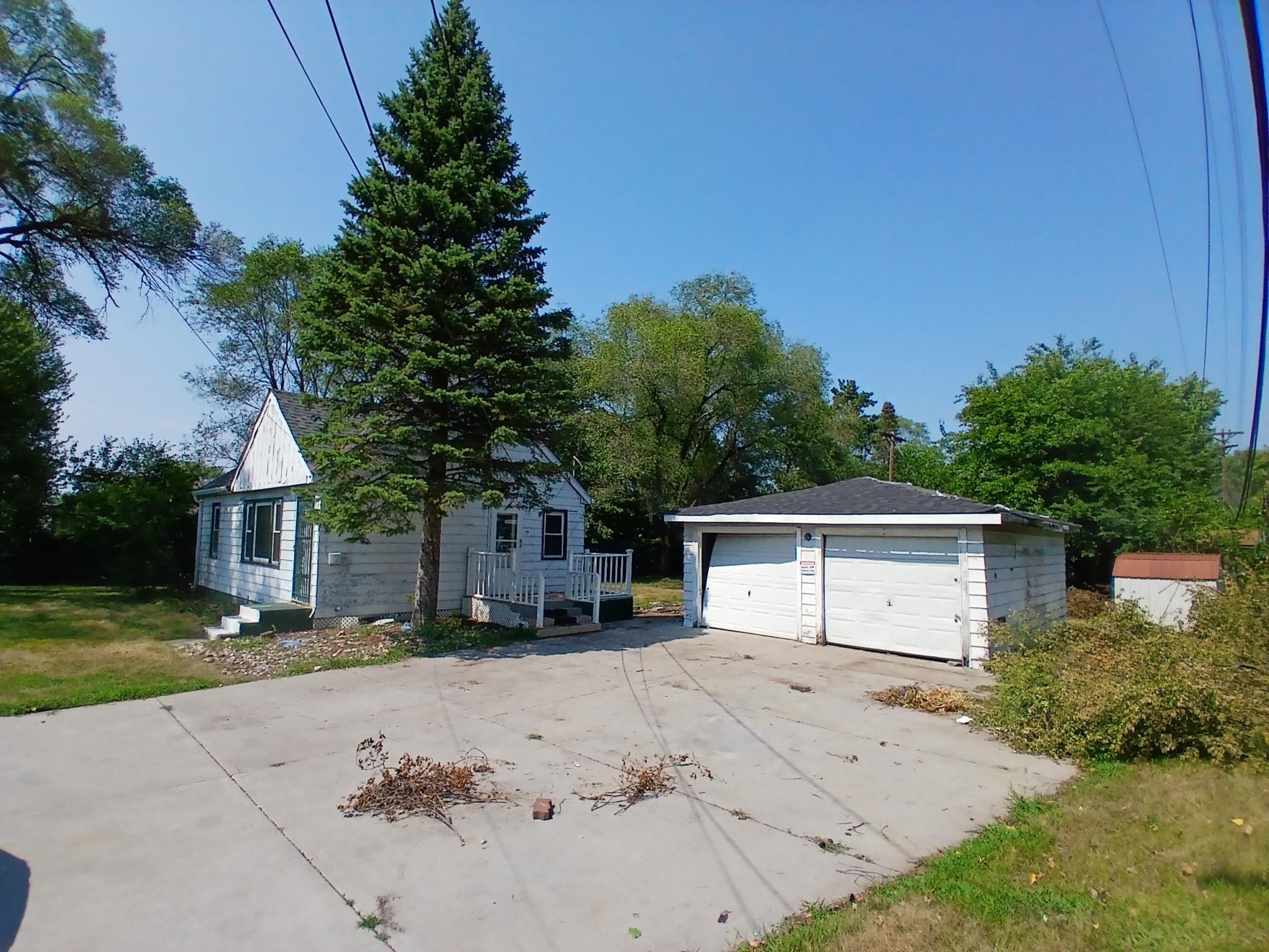 3rd image of 2331 Coon Rapids Blvd Nw, Minneapolis, MN 55433 | MLS# 7121088