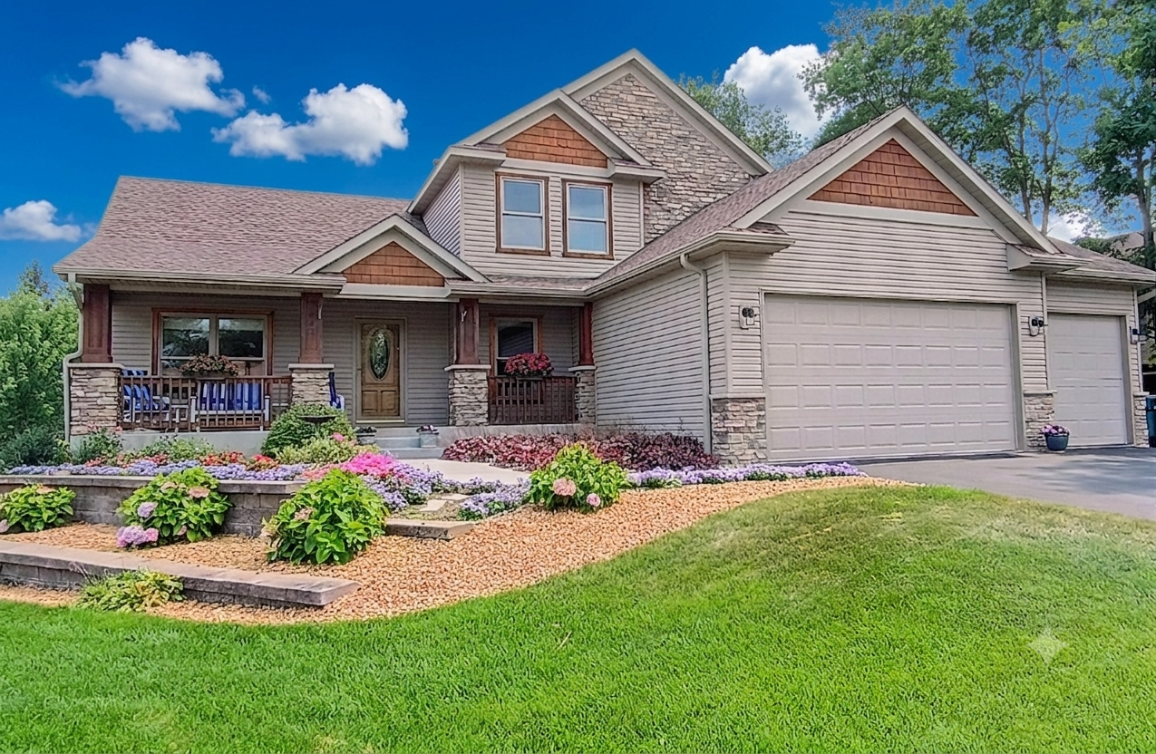 1st image of 600 Topaz Ln, Hudson, WI 54016 | MLS# 7121111
