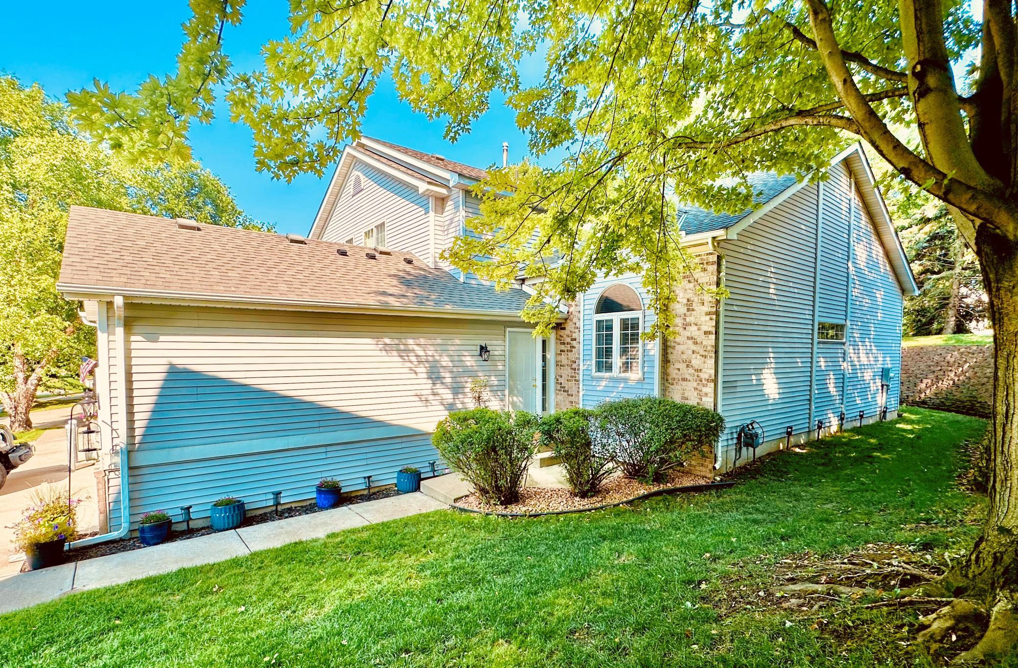 2nd image of 915 Kimberly Ln, Chanhassen, MN 55317 | MLS# 7121122