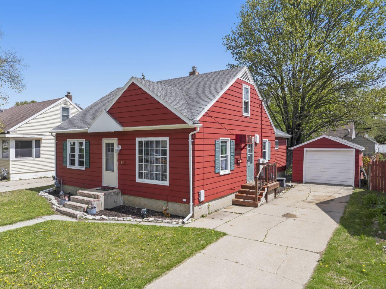 4th image of 812 14Th Ave Ne, Rochester, MN 55906 | MLS# 7121145
