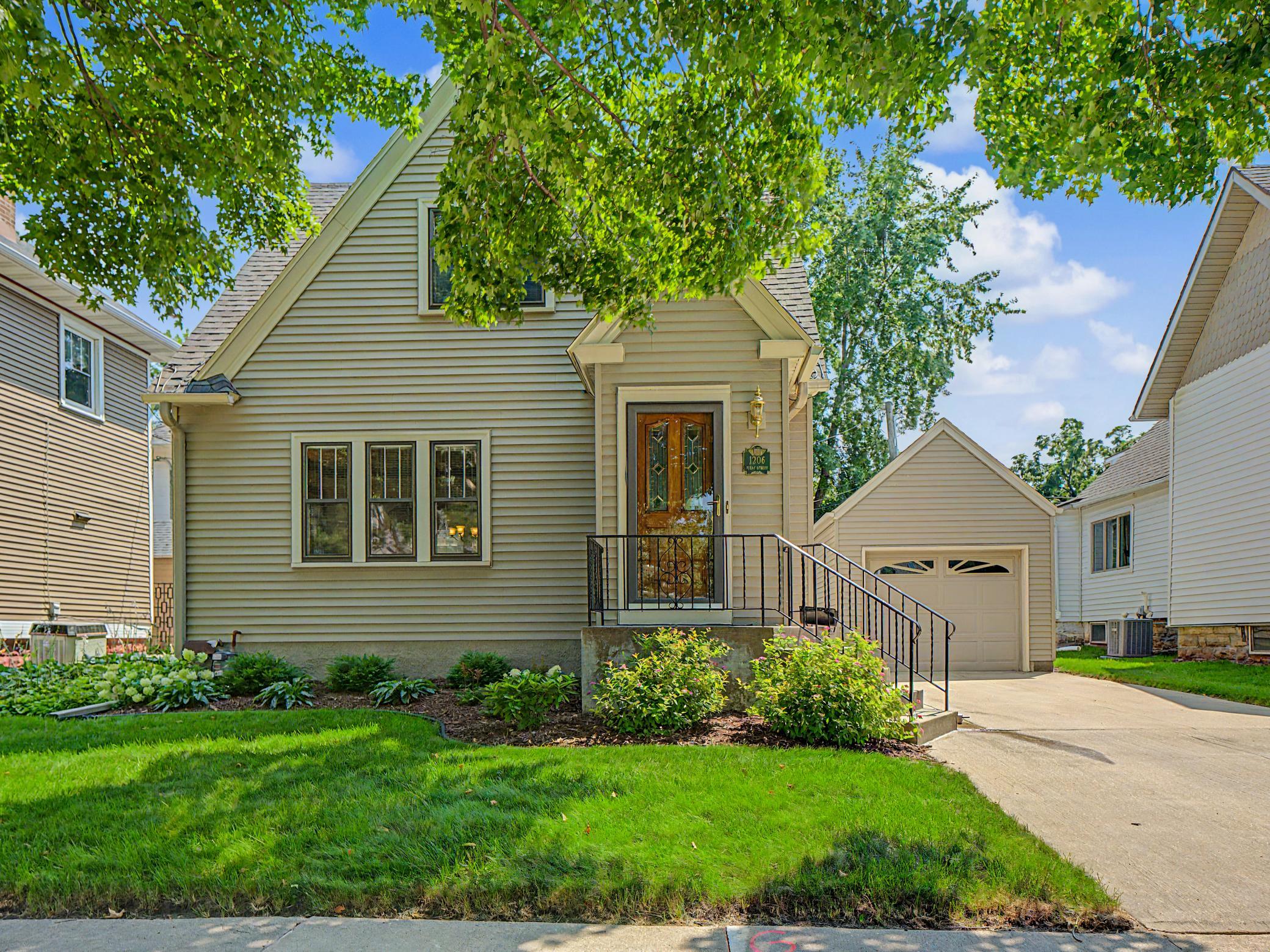 1st image of 1206 1st St Nw, Rochester, MN 55901 | MLS# 7121147