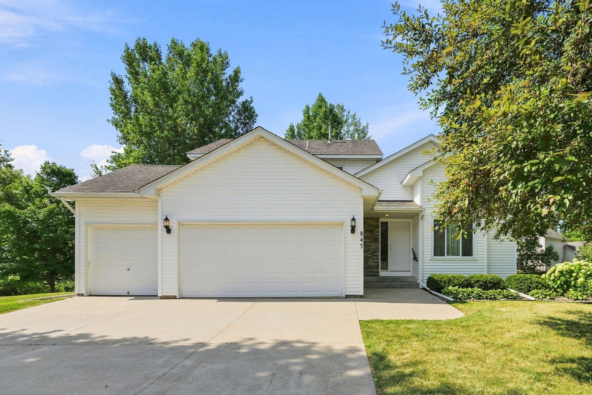 1st image of 847 Vista Cir, Delano, MN 55328 | MLS# 7121148