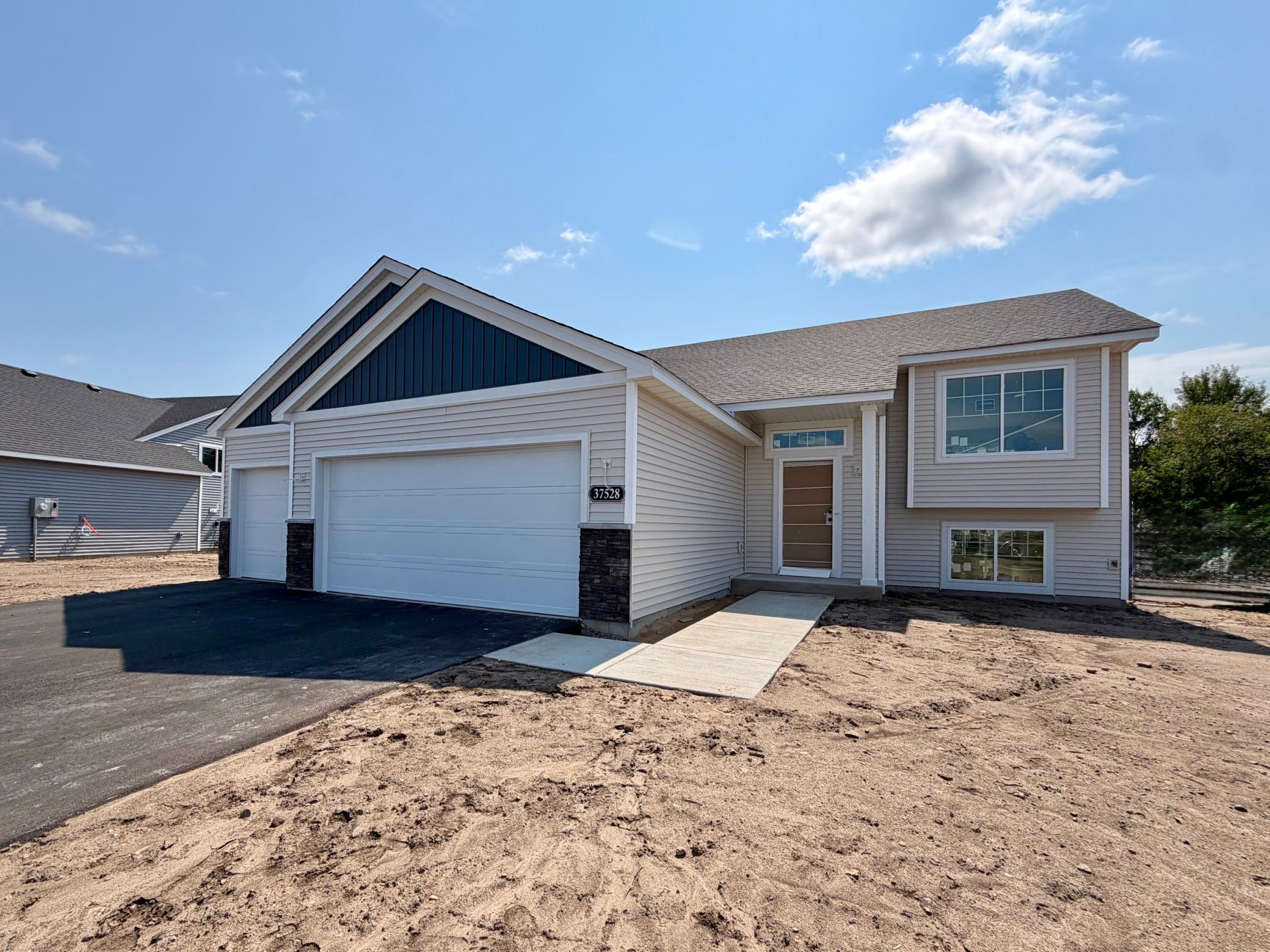 1st image of 37528 Greenway Ave, North Branch, MN 55056 | MLS# 7121176