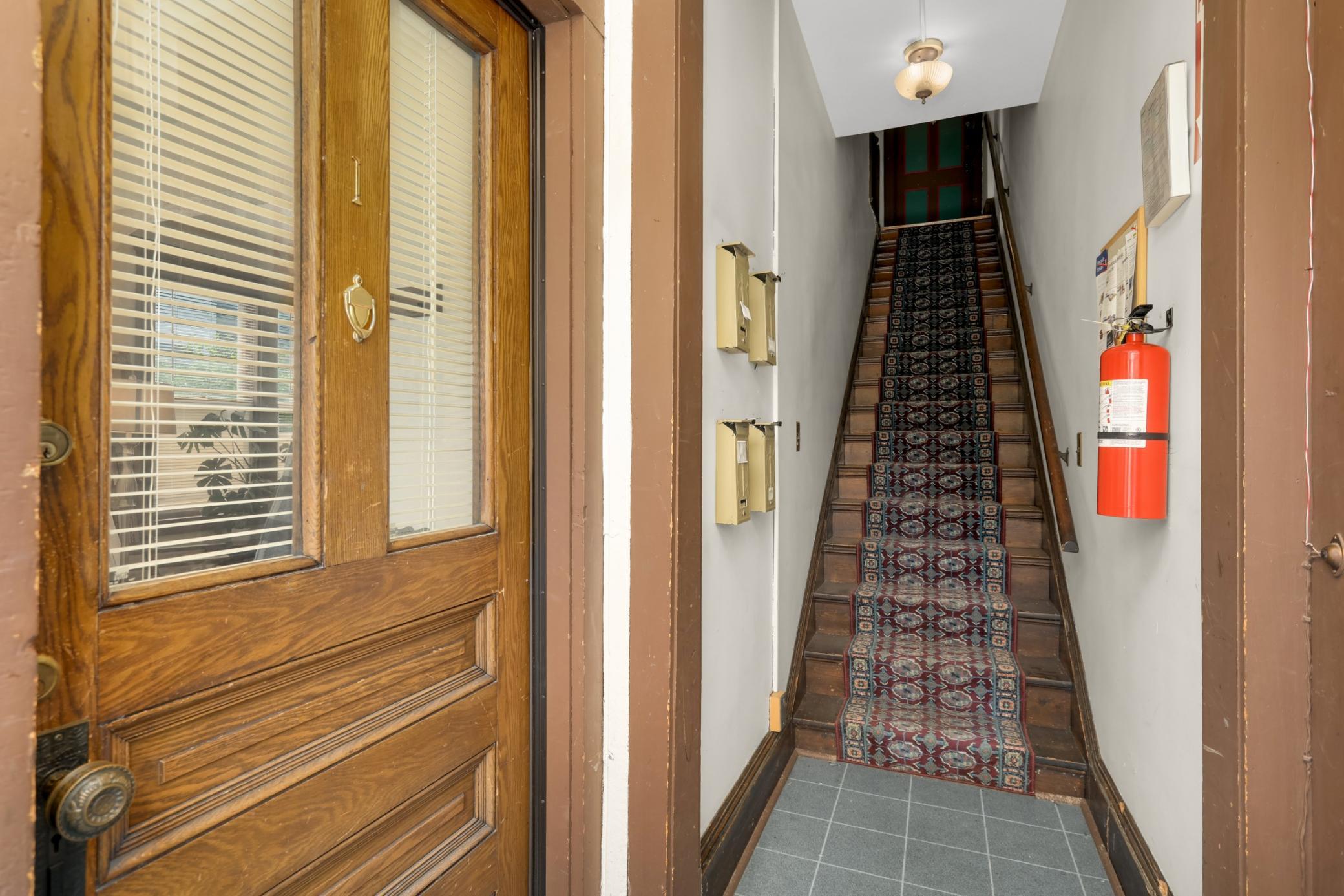 2nd image of 330 4th St Ne, Minneapolis, MN 55413 | MLS# 7121195