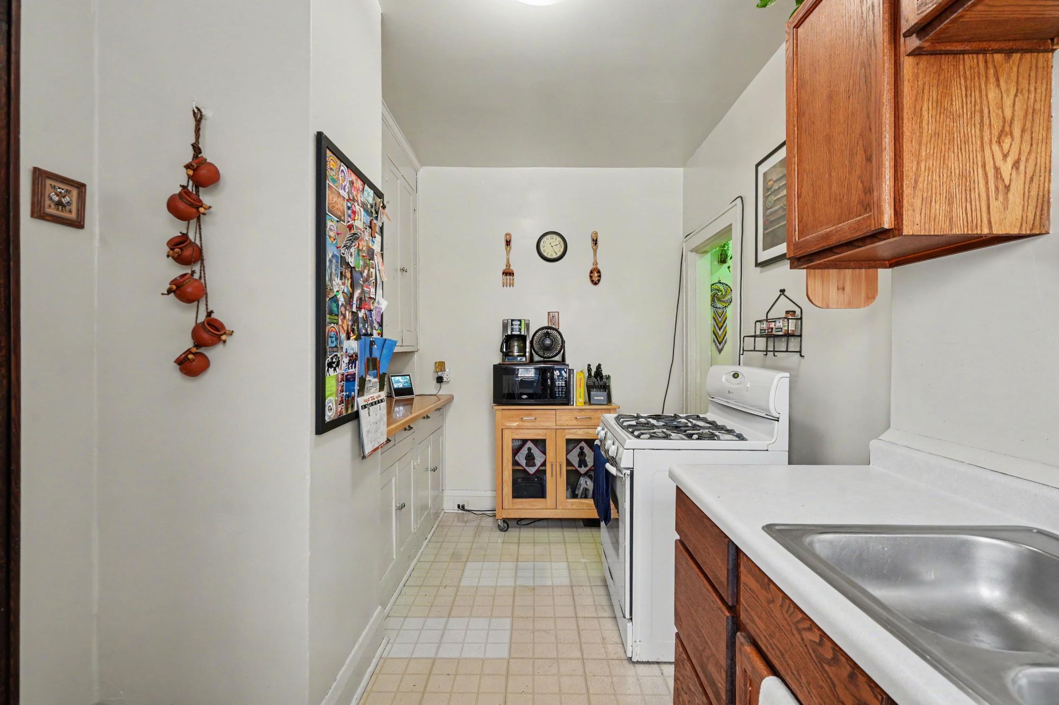 3rd image of 2720 Grand Ave S, Minneapolis, MN 55408 | MLS# 7121209