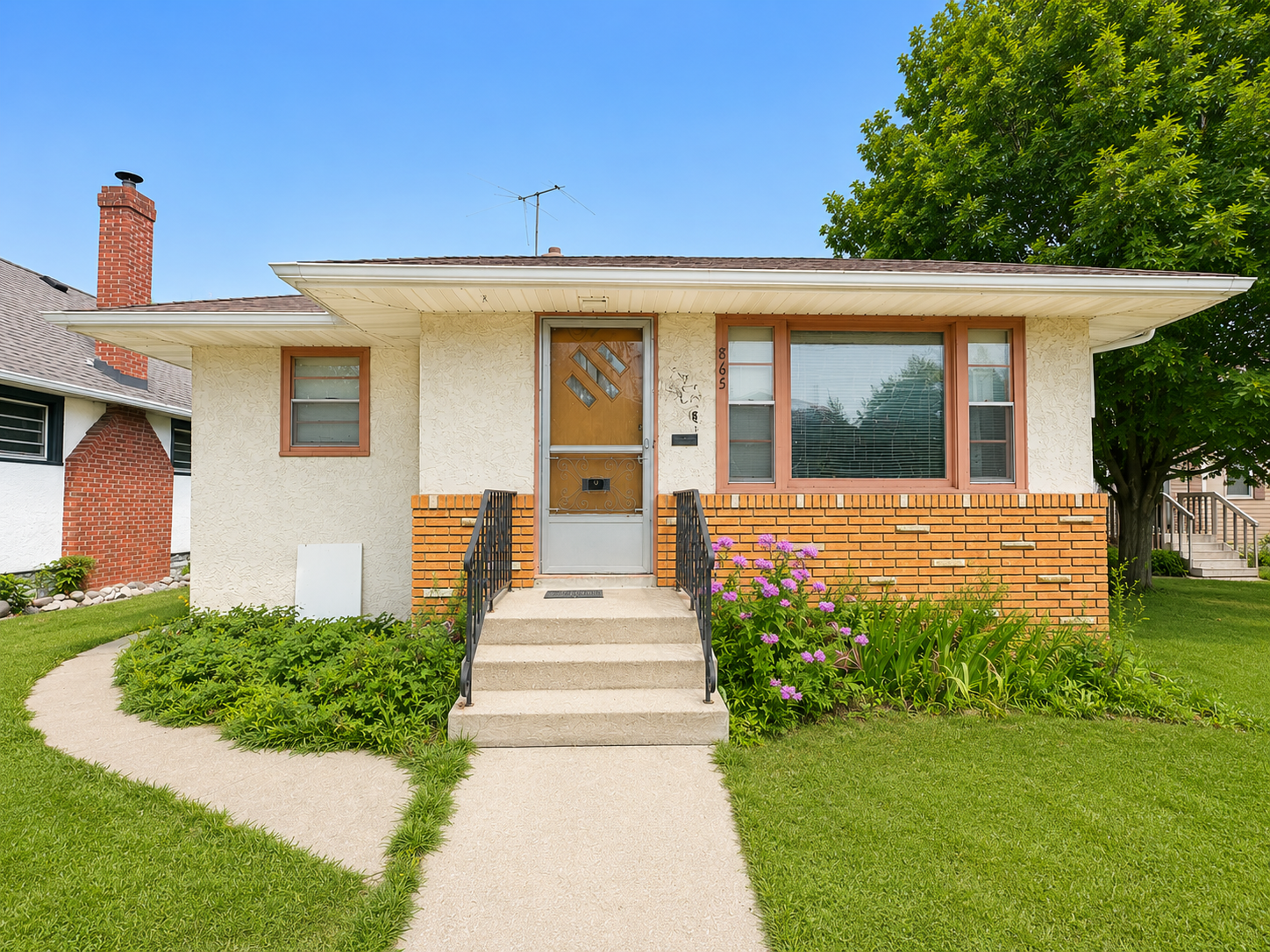 1st image of 865 Cottage Ave E, Saint Paul, MN 55106 | MLS# 7121211