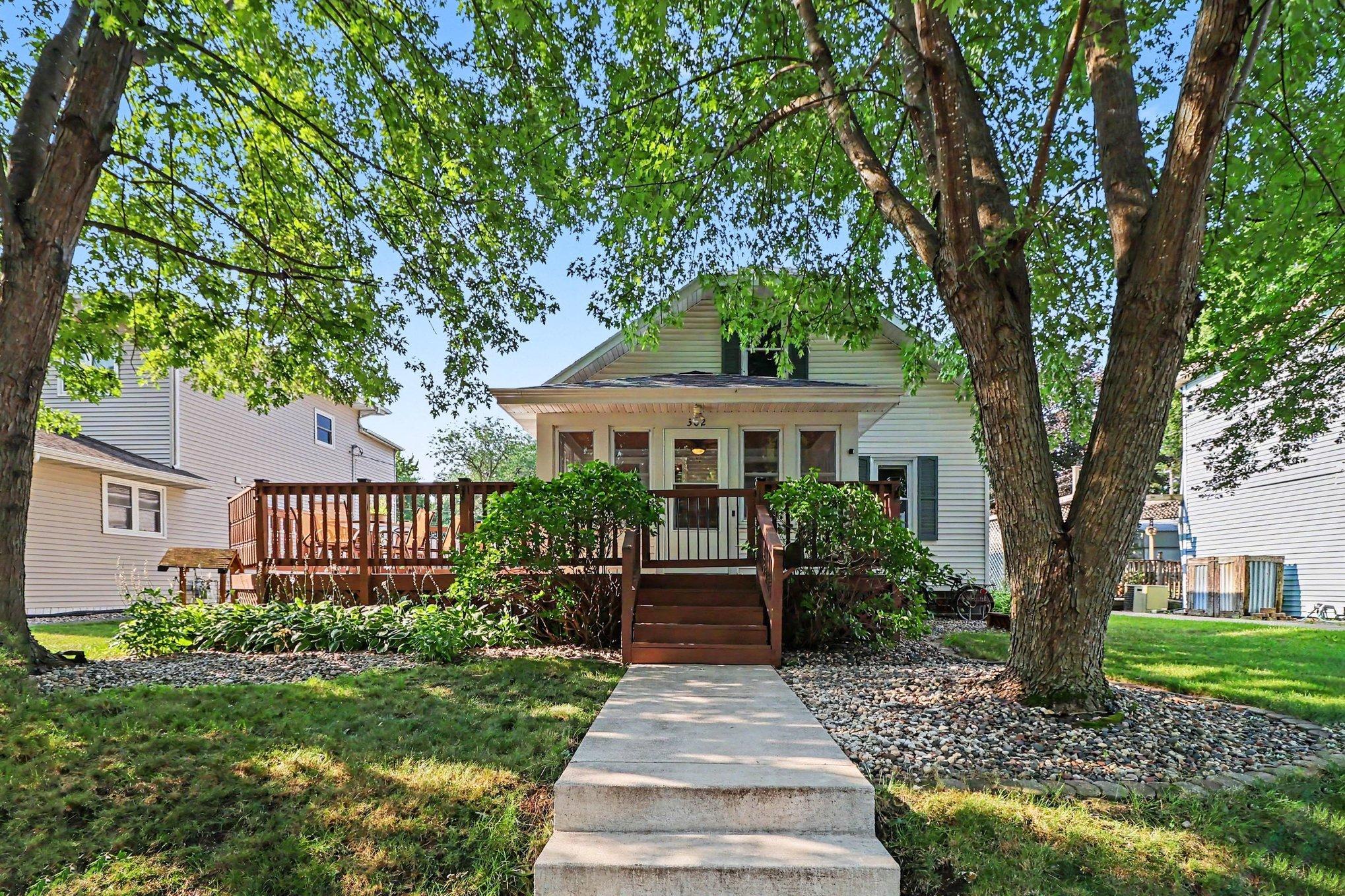 1st image of 302 Elm Ave Sw, Montgomery, MN 56069 | MLS# 7121245