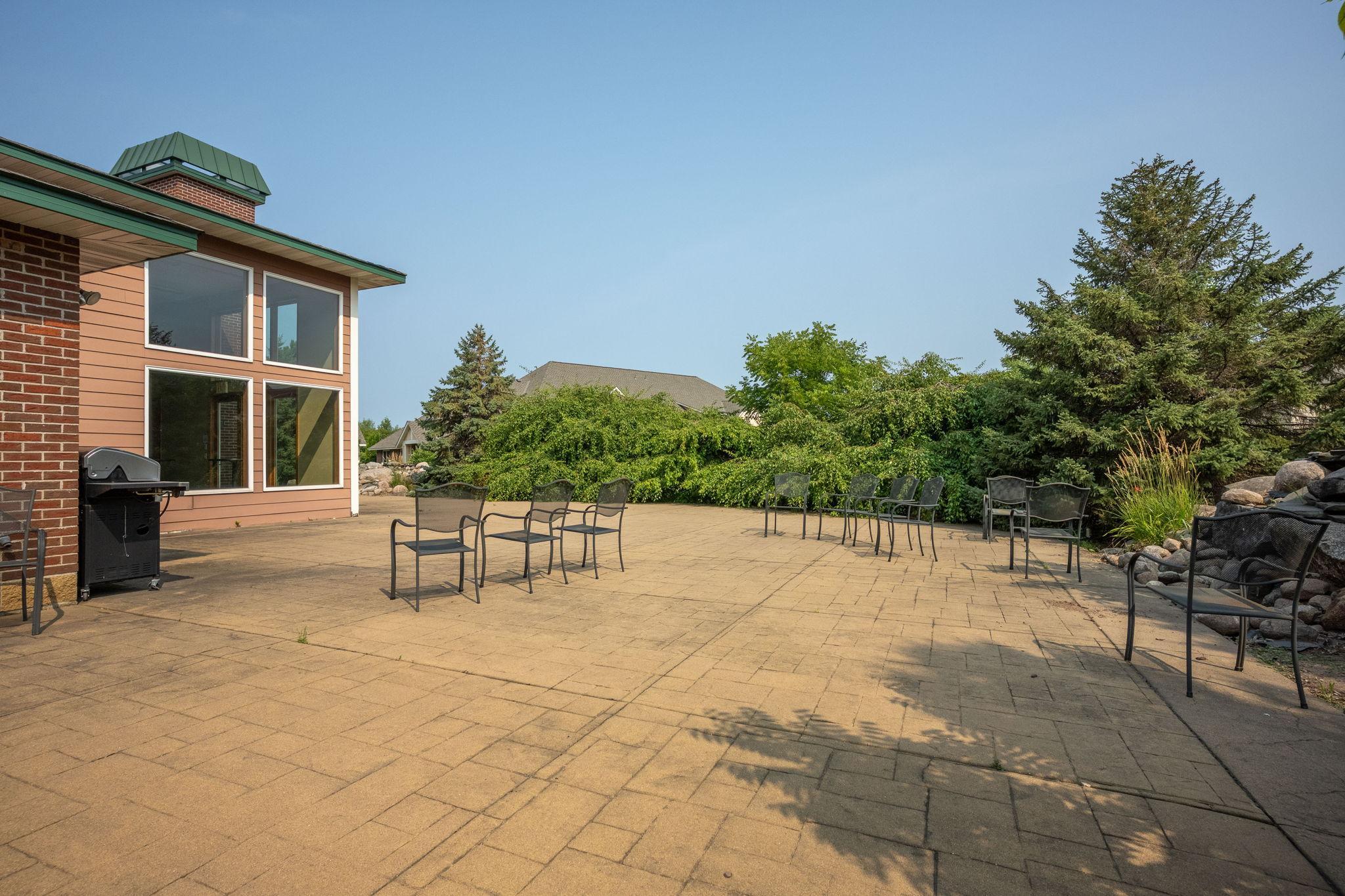 2nd image of 1070 Grandview Ct NE, Minneapolis, MN 55421