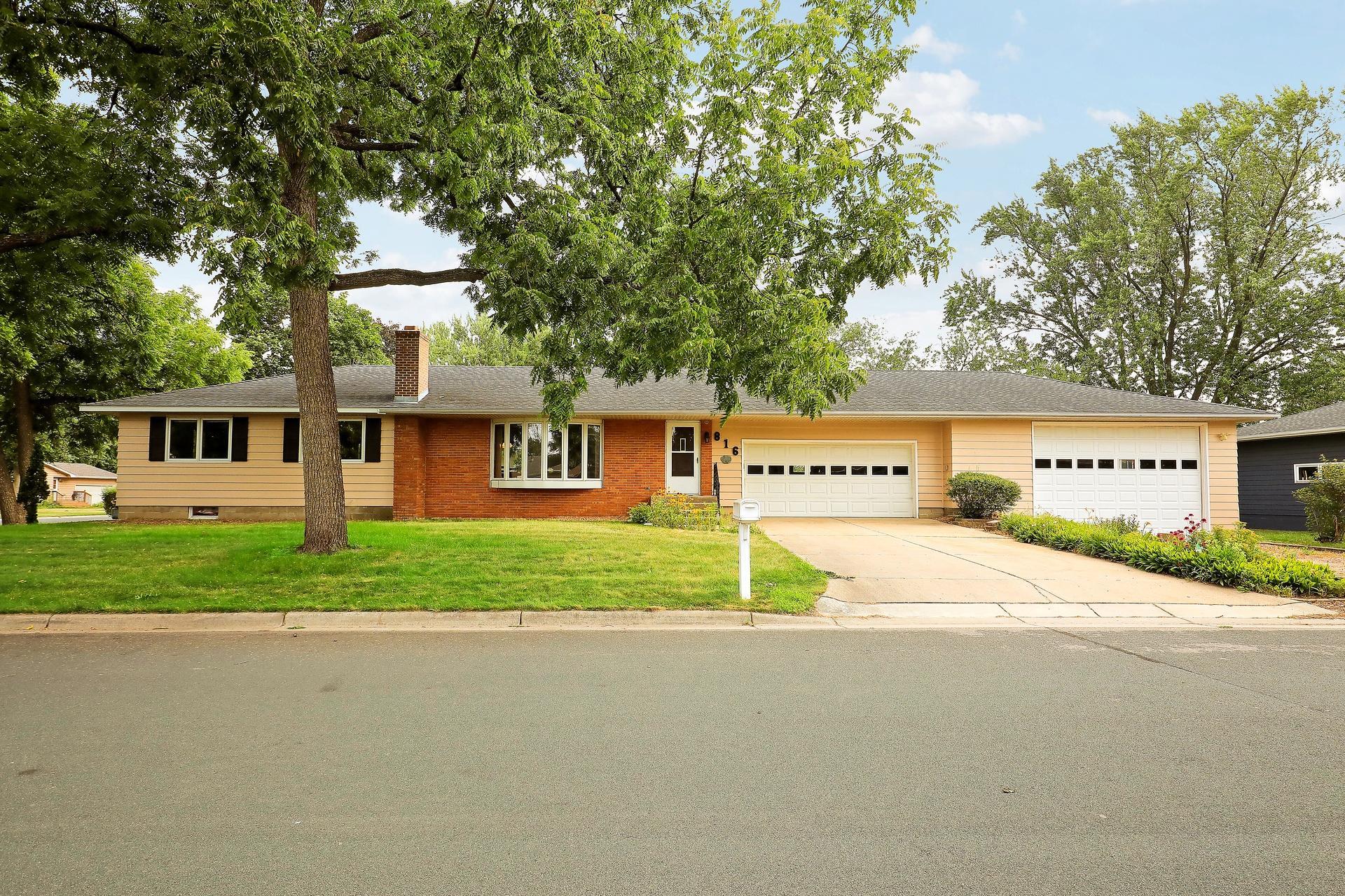 1st image of 816 Maple St, Farmington, MN 55024 | MLS# 7121368