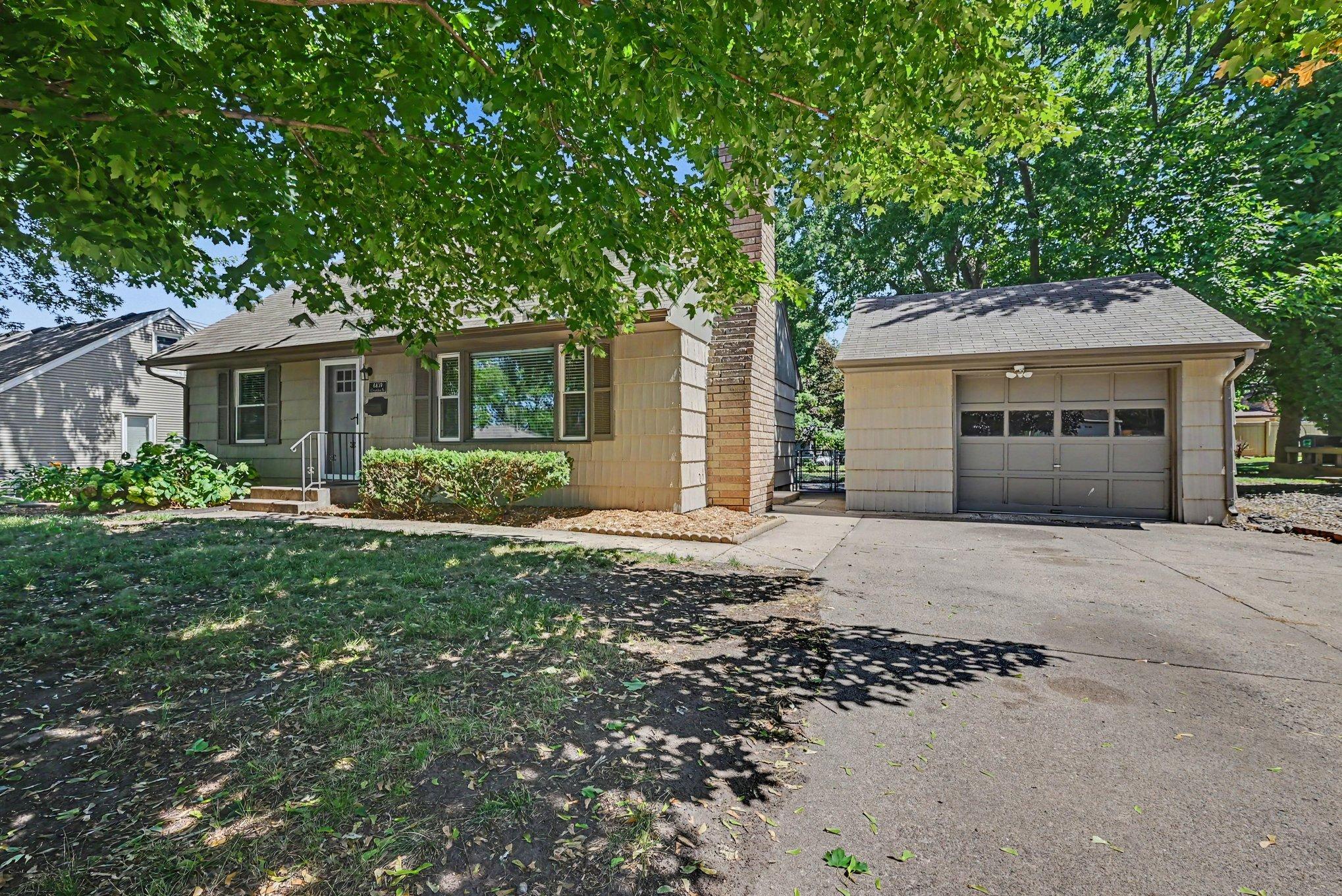 2nd image of 8439 Colfax Ave S, Minneapolis, MN 55420 | MLS# 7121381