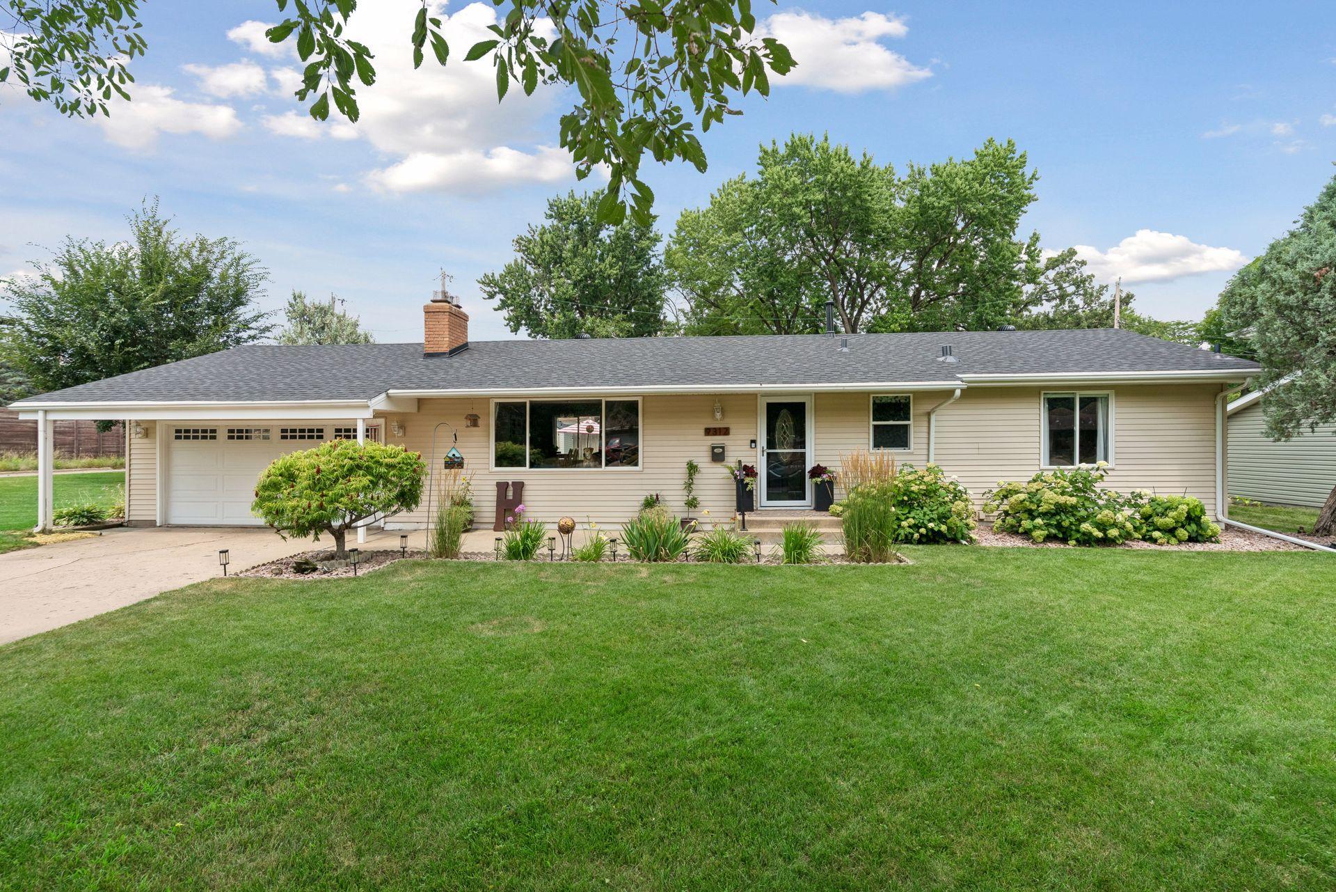 2nd image of 9312 W 23rd St, Saint Louis Park, MN 55426 | MLS# 7121389