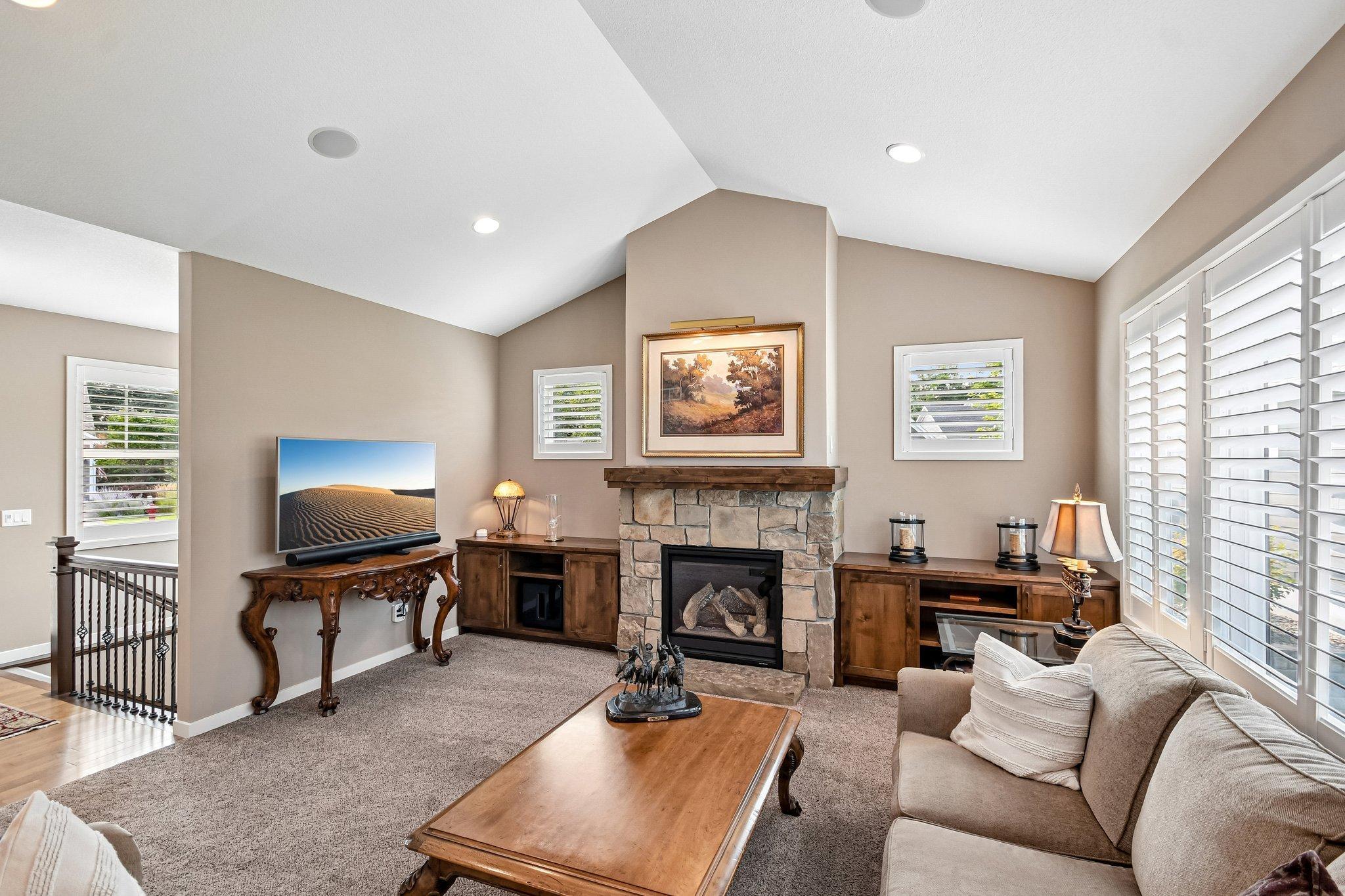 4th image of 14318 Shore Crest Dr Nw, Prior Lake, MN 55372 | MLS# 7121391