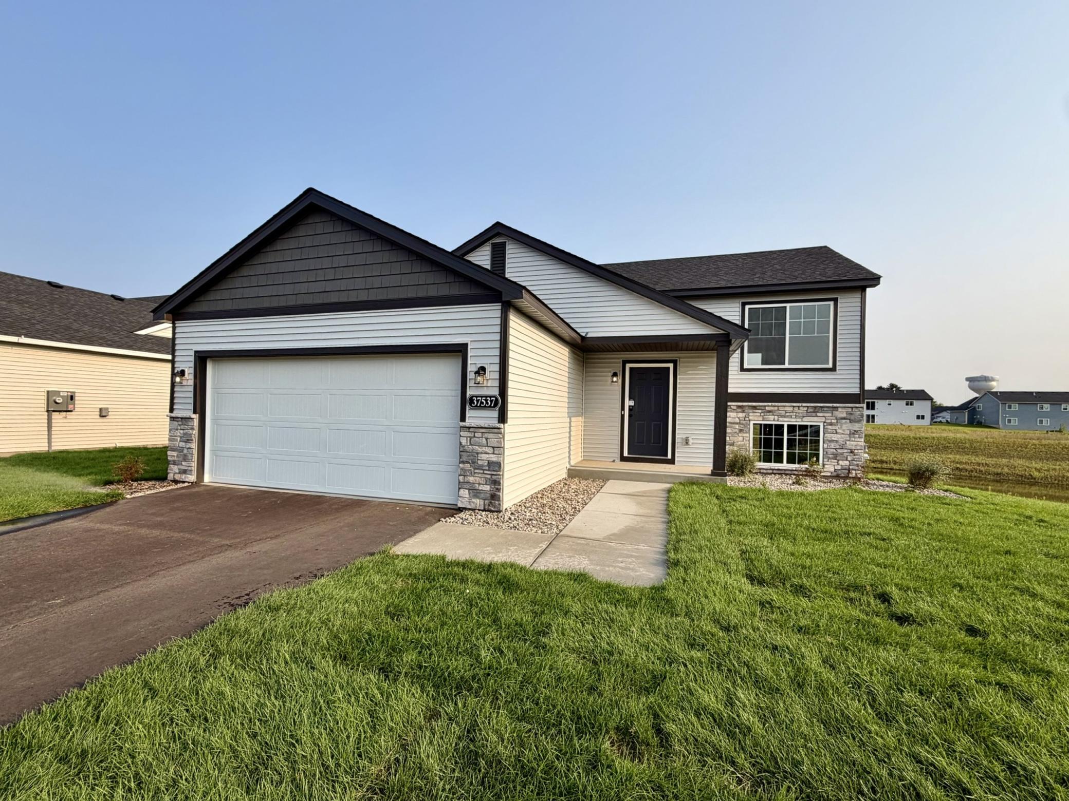1st image of 37537 Greenway Ave, North Branch, MN 55056 | MLS# 7121395