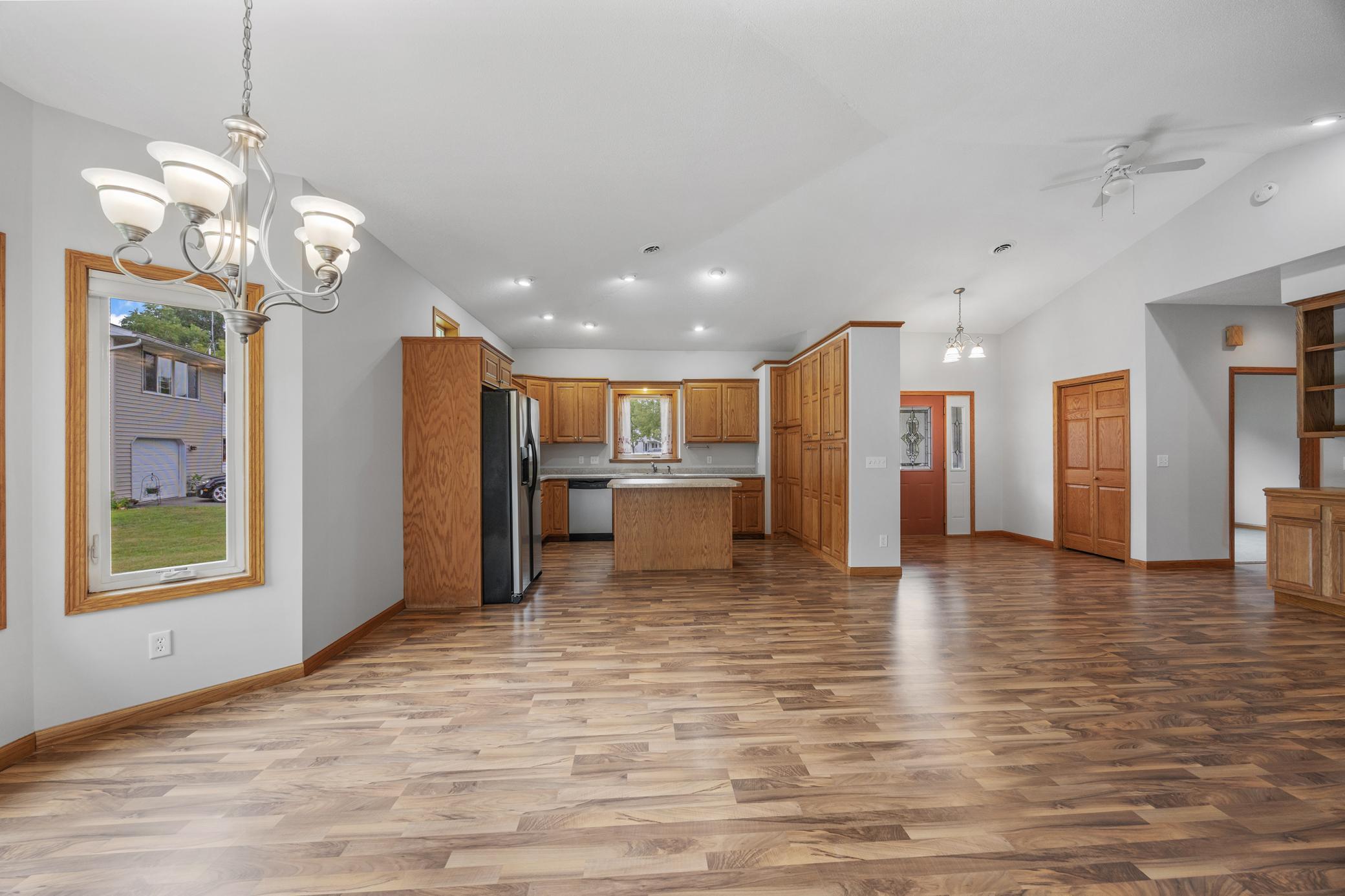 4th image of 608 Parkview Cir, Delano, MN 55328 | MLS# 7121485