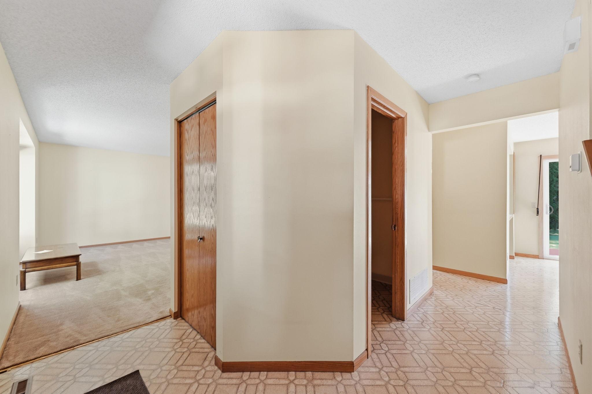 5th image of 9391 Knighton Rd, Saint Paul, MN 55125 | MLS# 7121486