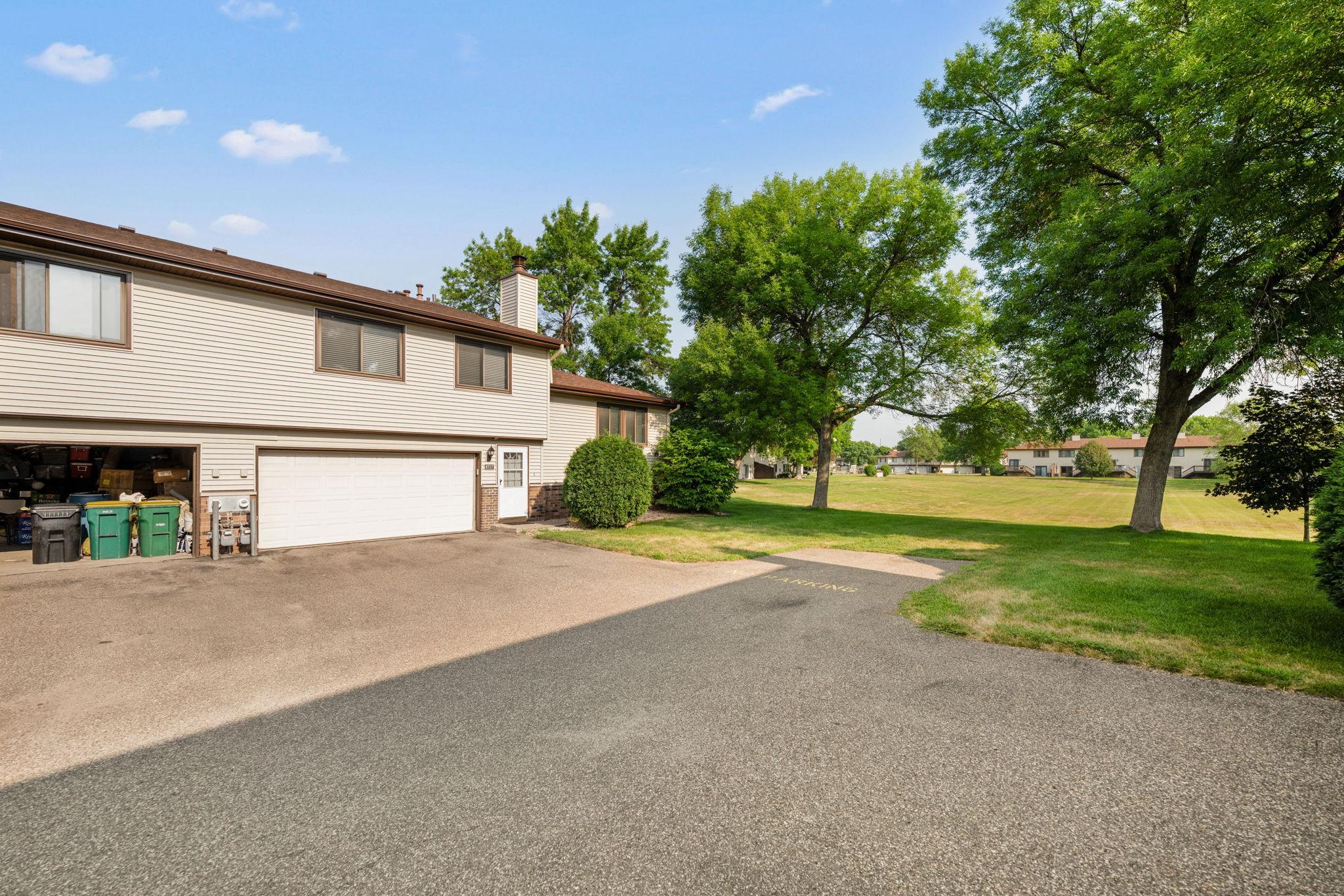 2nd image of 8717 N Maplebrook Cir, Brooklyn Park, MN 55445 | MLS# 7121536