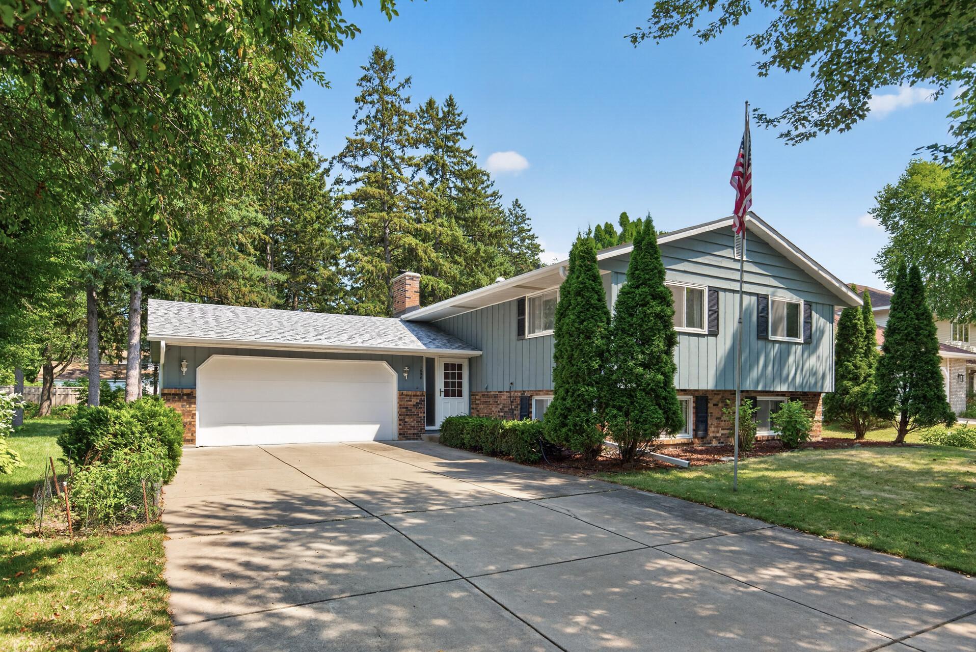 1st image of 1858 Merrill St, Saint Paul, MN 55113 | MLS# 7121571