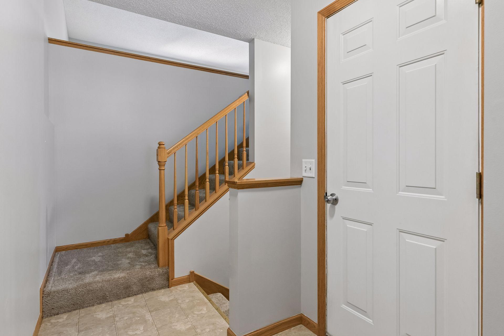 4th image of 2085 Saint Johns Ct, Saint Paul, MN 55129 | MLS# 7121572