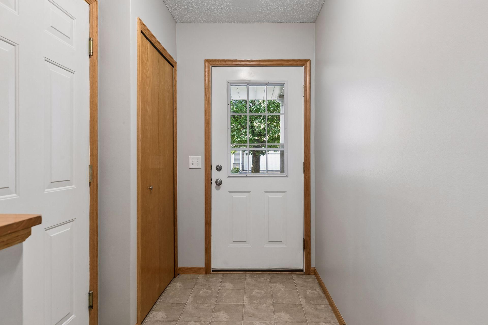 3rd image of 2085 Saint Johns Ct, Saint Paul, MN 55129 | MLS# 7121572