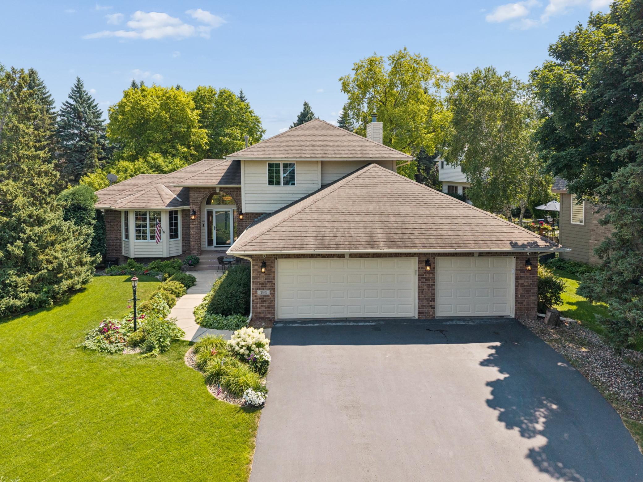 1st image of 191 South Shore Ct, Chanhassen, MN 55317 | MLS# 7121575