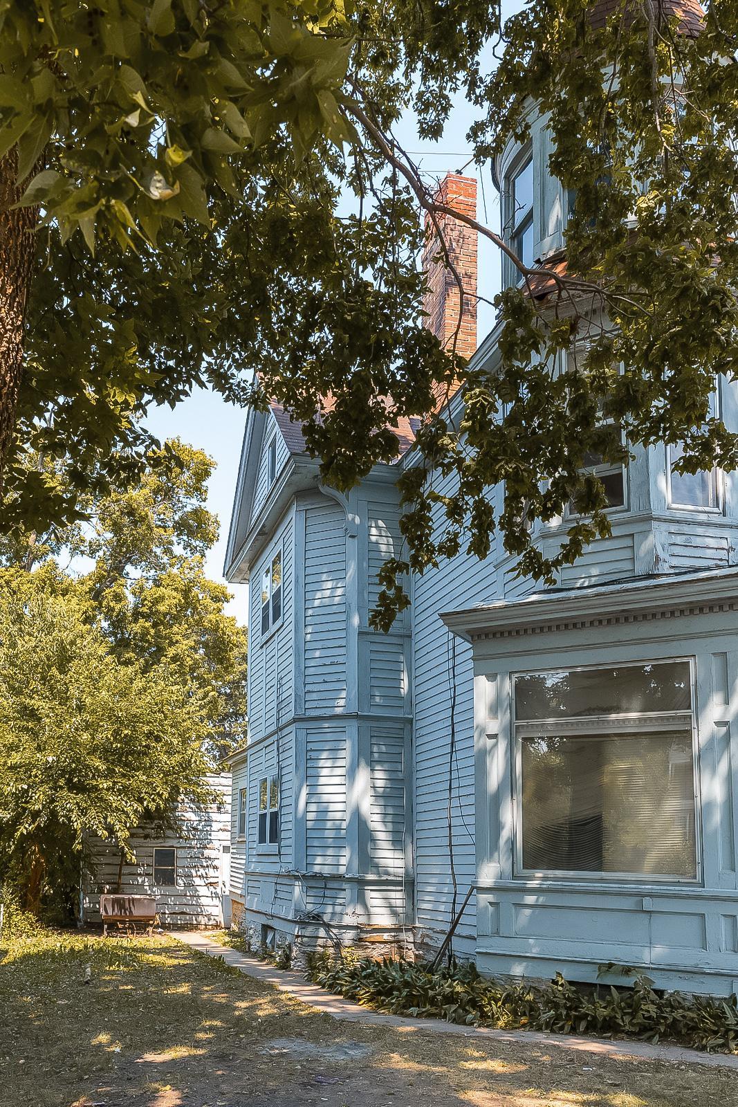 3rd image of 677 Sims Ave, Saint Paul, MN 55106 | MLS# 7121587
