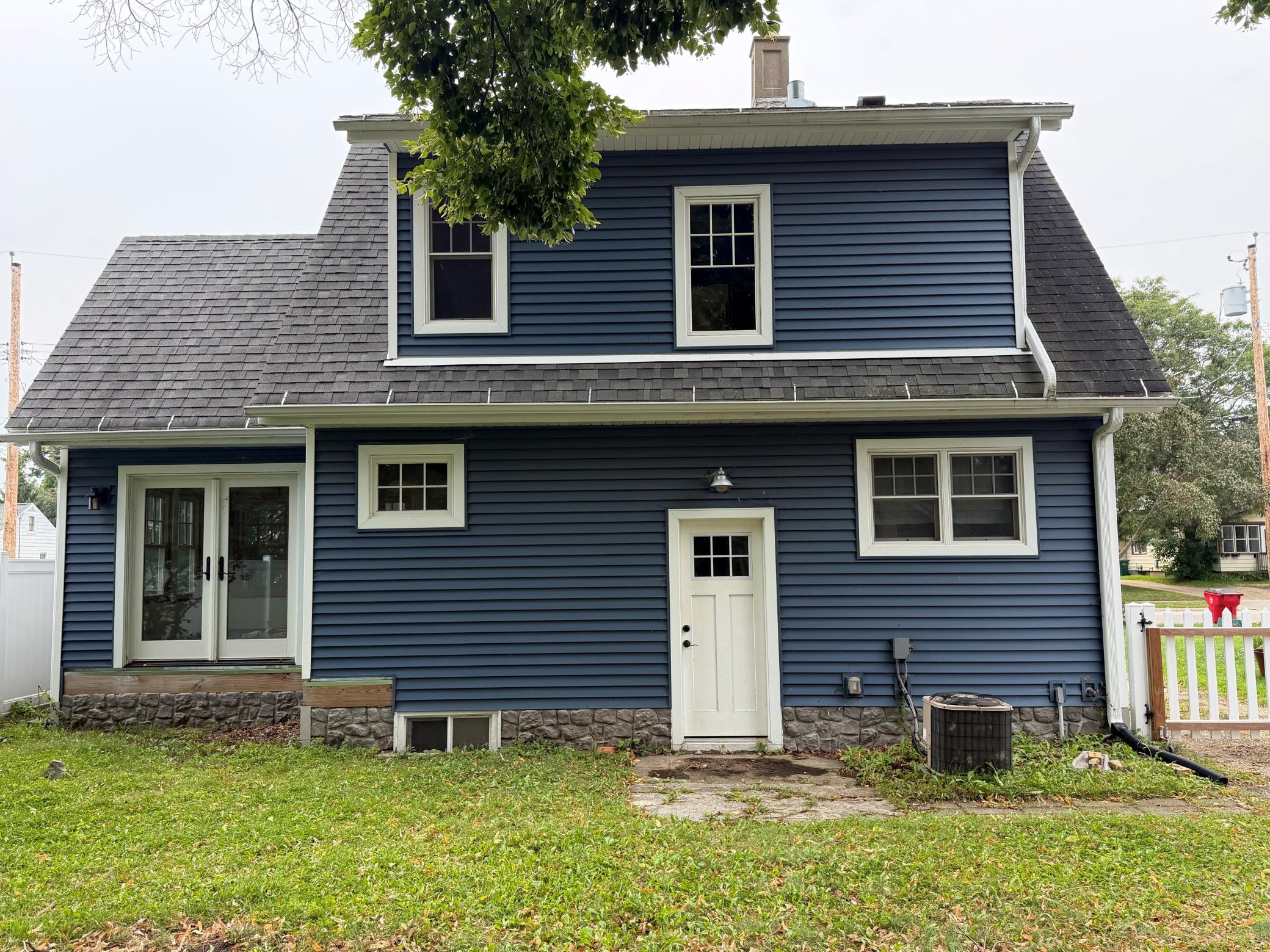 2nd image of 818 9th Ave Se, Rochester, MN 55904 | MLS# 7121593