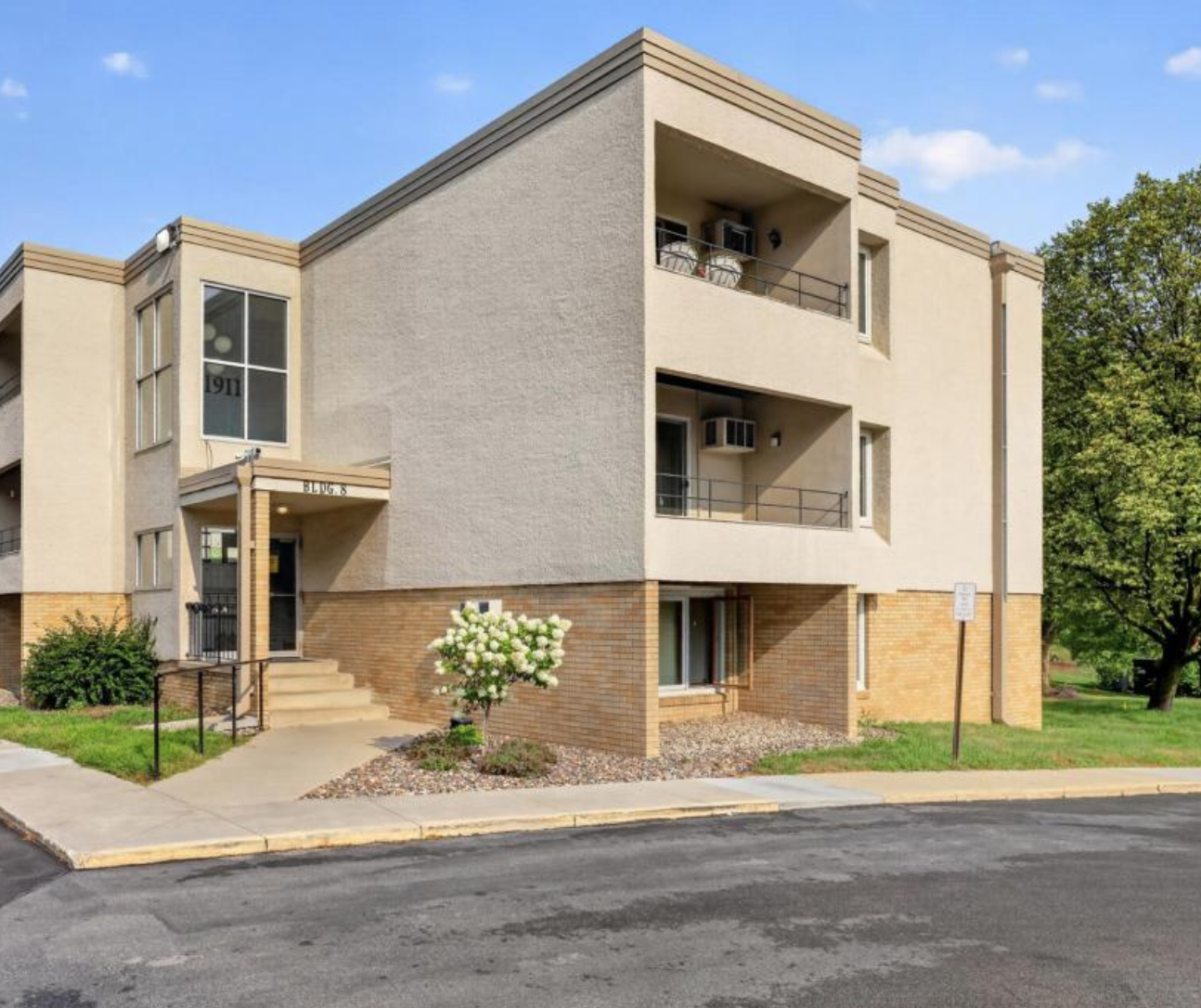 1st image of 1911 Viking Dr Nw #17, Rochester, MN 55901 | MLS# 7121635