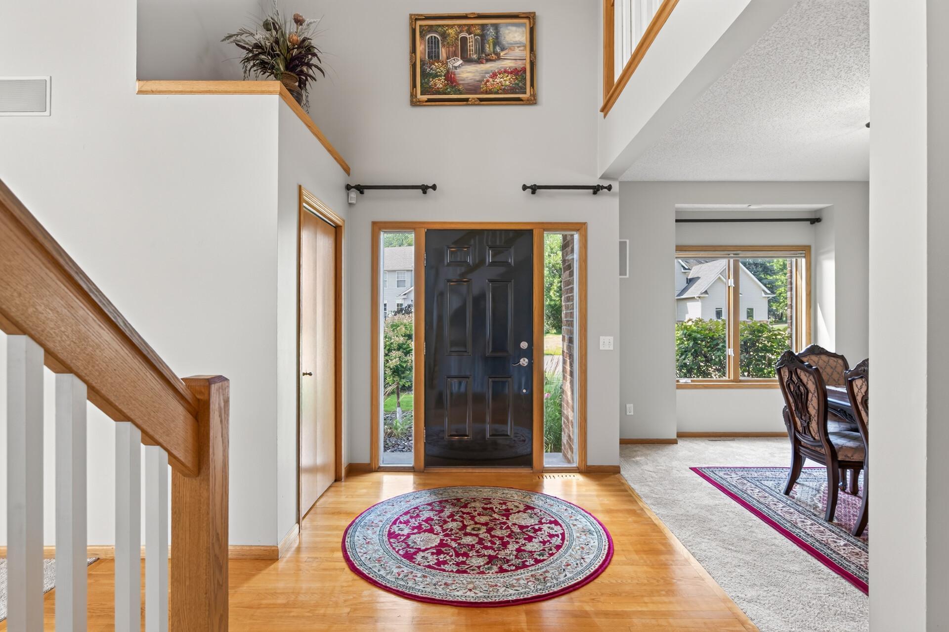 3rd image of 17126 Jonathan Ct, Lakeville, MN 55044 | MLS# 7121660