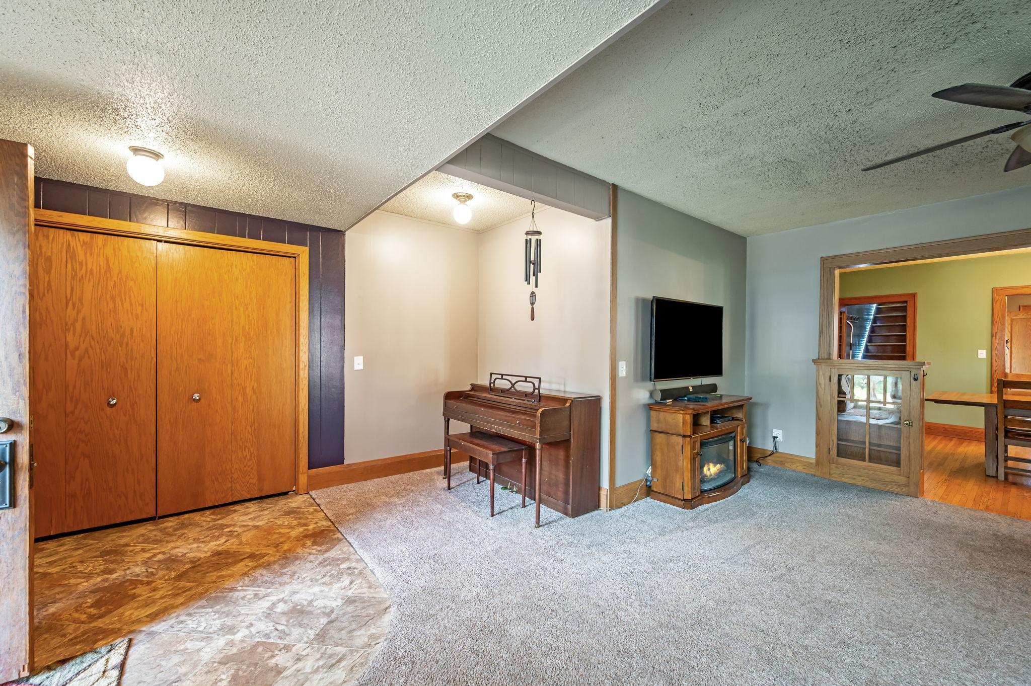 5th image of 312 W 2Nd St, Blue Earth, MN 56013 | MLS# 7121744