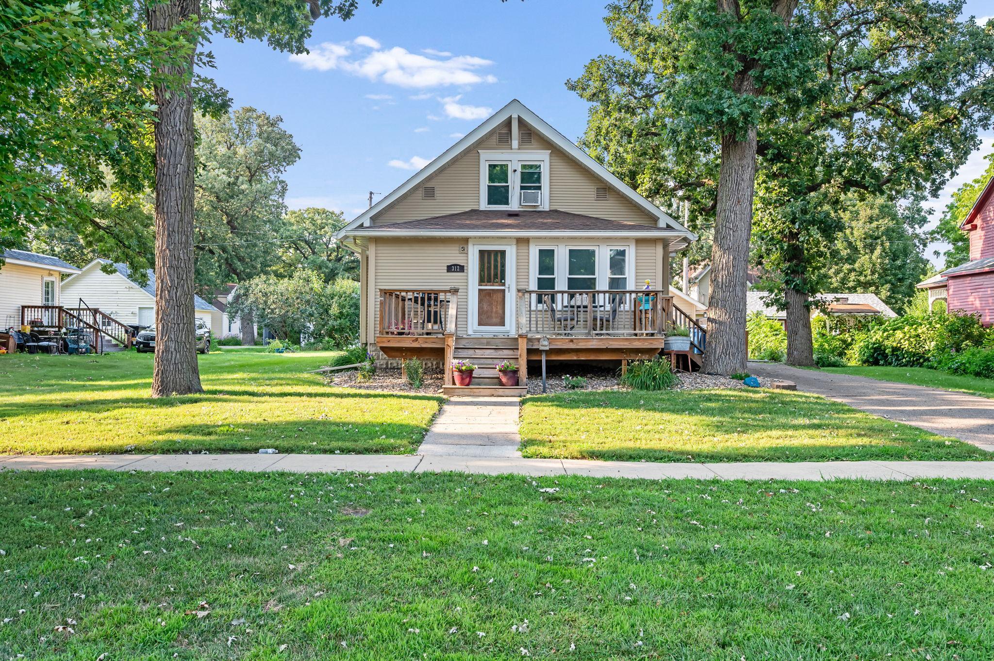 1st image of 312 W 2nd St, Blue Earth, MN 56013 | MLS# 7121744