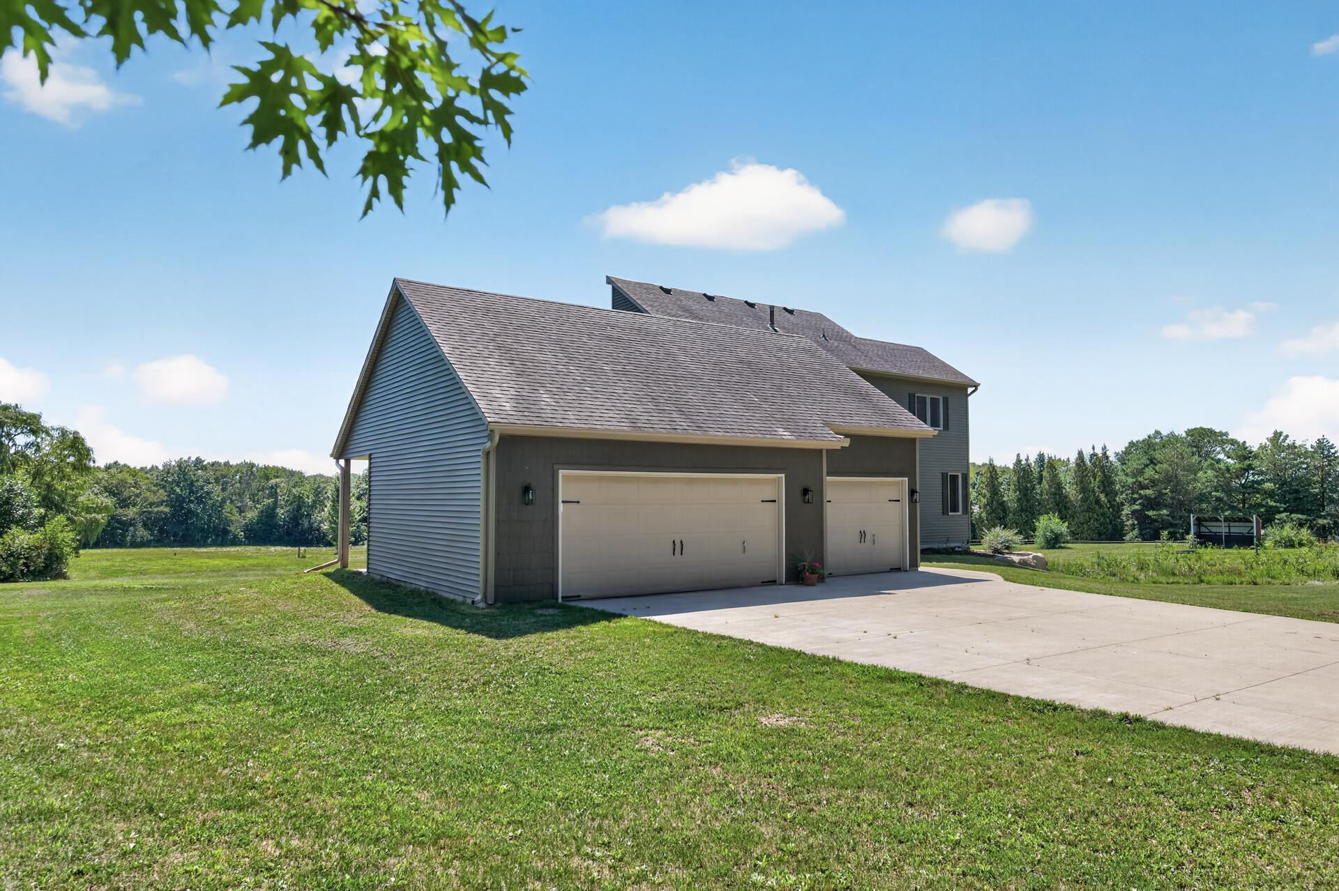 2nd image of 4901 E 250th St, Elko New Market, MN 55020 | MLS# 7121754