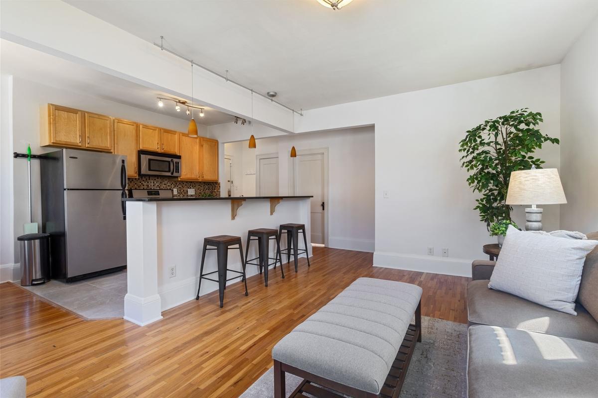 4th image of 3520 Emerson Ave S #205, Minneapolis, MN 55408 | MLS# 7121839