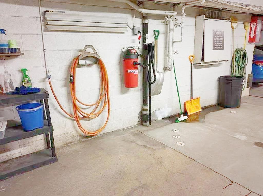 2nd image of 2700 Oxford St N, Saint Paul, MN 55113