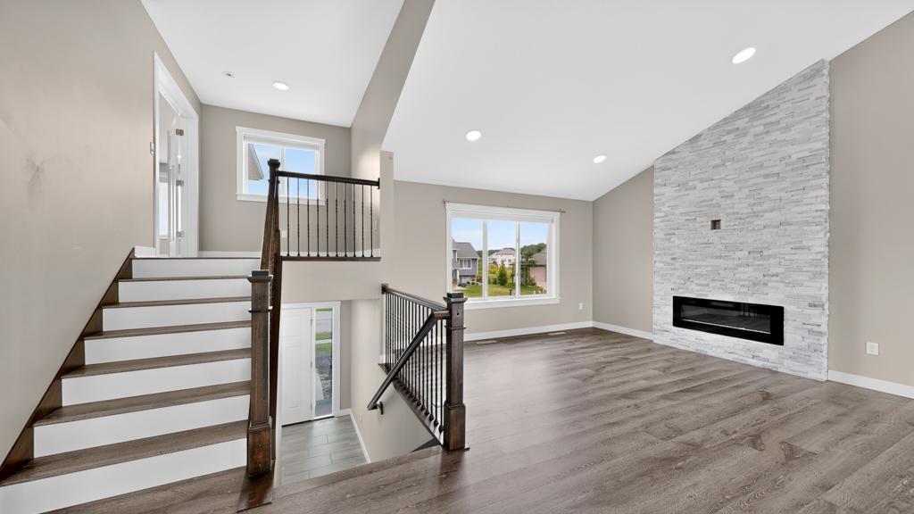 4th image of 886 Portsmith Dr Nw, Rochester, MN 55901 | MLS# 7121913