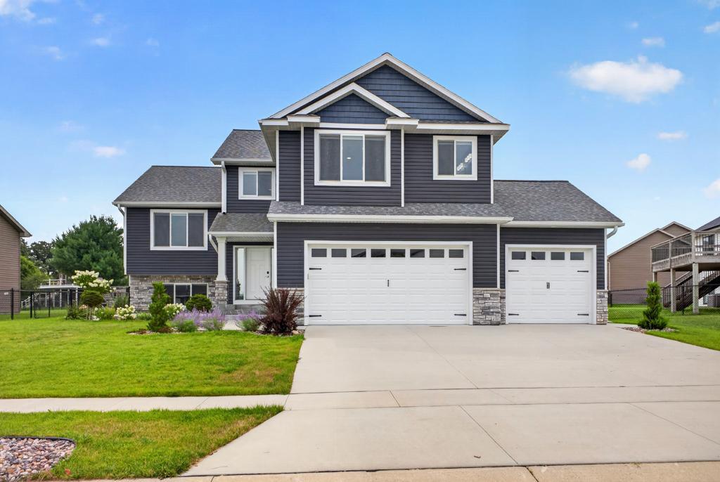 1st image of 886 Portsmith Dr Nw, Rochester, MN 55901 | MLS# 7121913