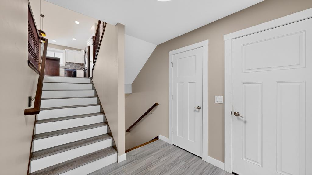 2nd image of 886 Portsmith Dr Nw, Rochester, MN 55901 | MLS# 7121913