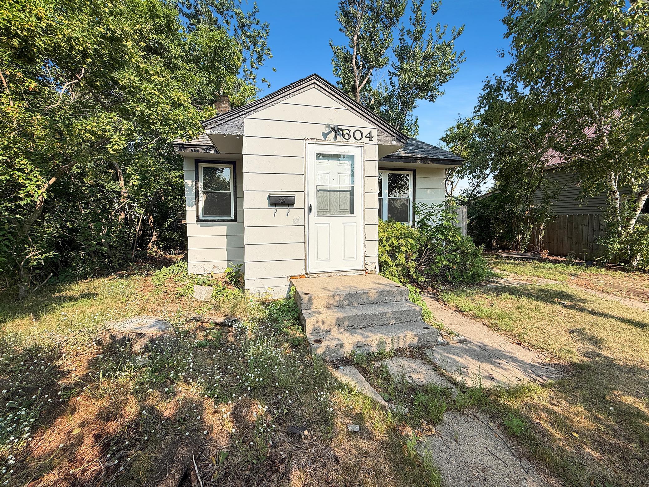 1st image of 604 Lincoln Ave Se, Bemidji, MN 56601 | MLS# 7121945