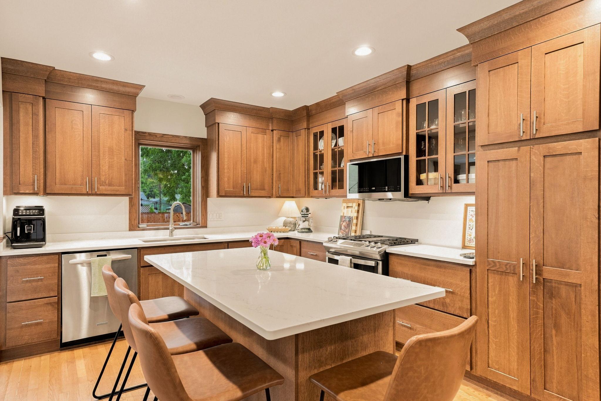 3rd image of 718 Manomin Ave, Saint Paul, MN 55107 | MLS# 7122004