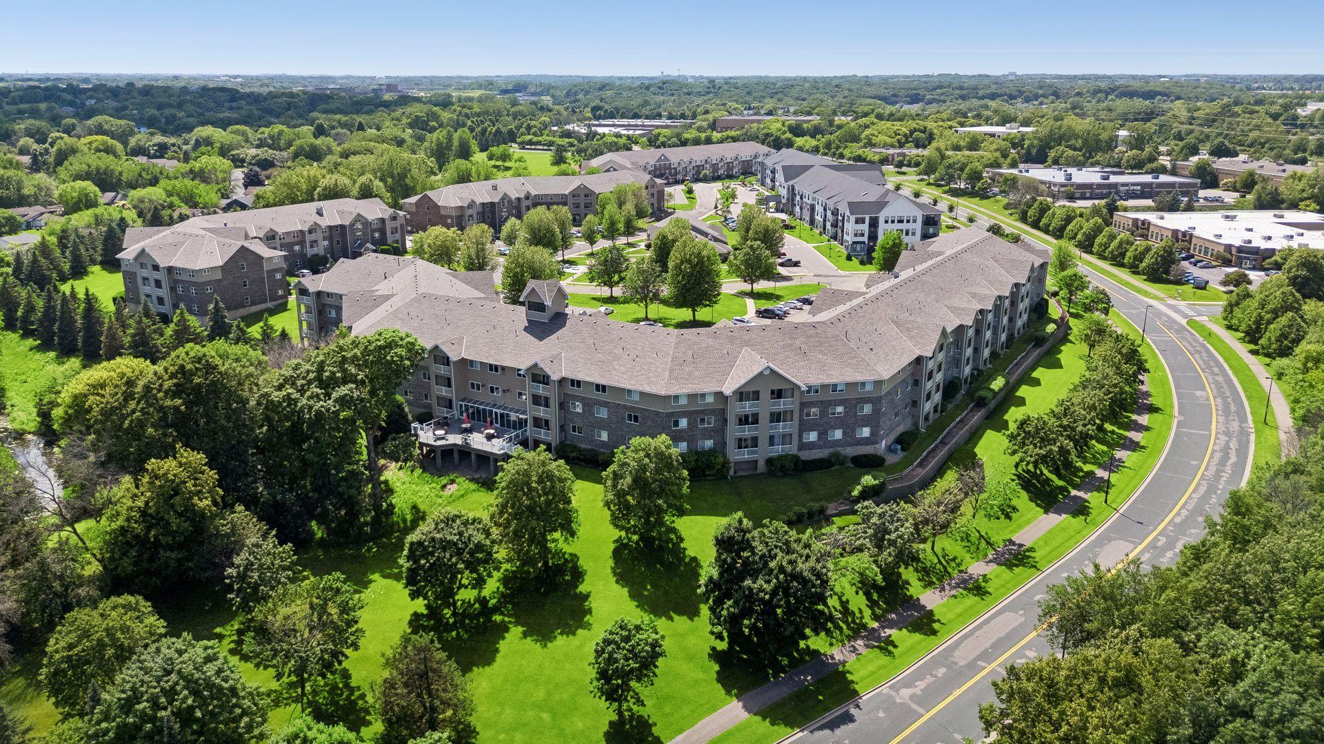 32nd image of 1321 Lake Dr W #123, Chanhassen, MN 55317 | MLS# 7122027