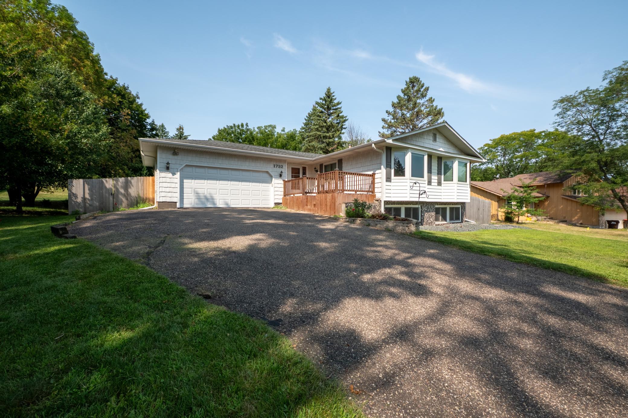 3rd image of 1732 Evergreen Dr, Saint Paul, MN 55125 | MLS# 7122037