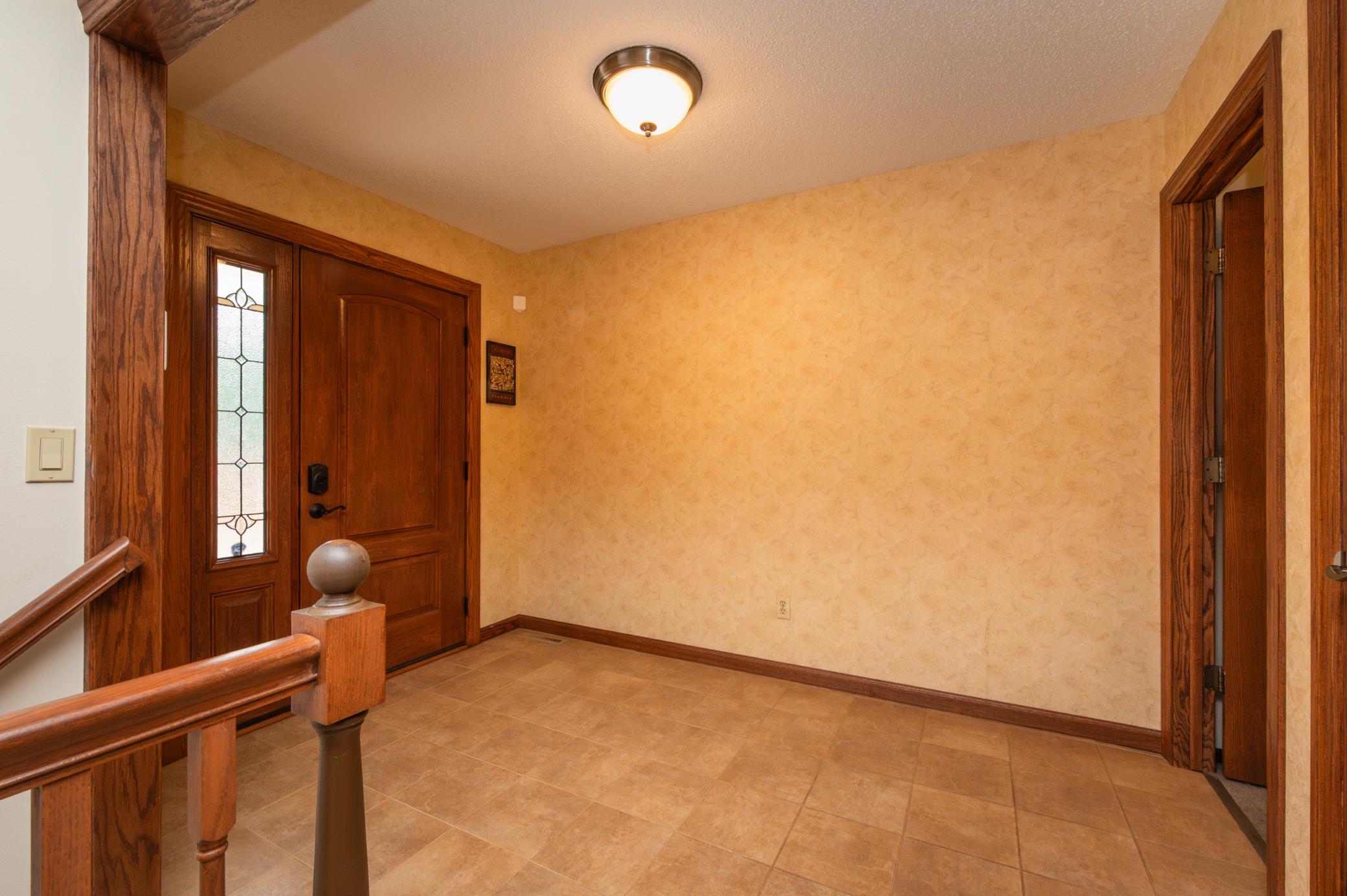 5th image of 1732 Evergreen Dr, Saint Paul, MN 55125 | MLS# 7122037