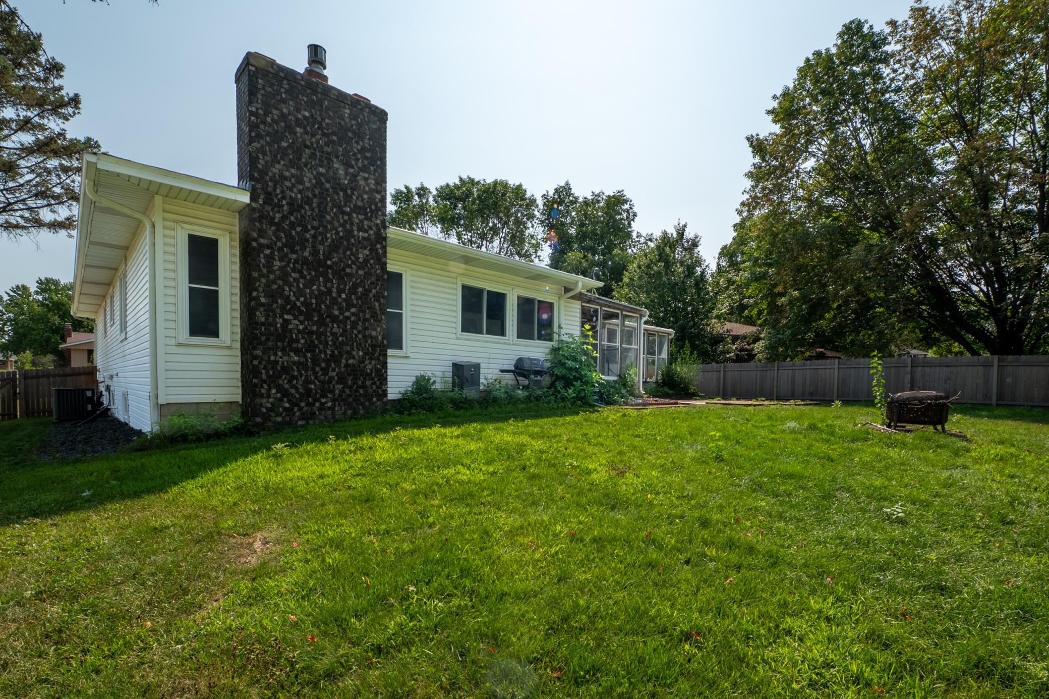 37th image of 1732 Evergreen Dr, Saint Paul, MN 55125 | MLS# 7122037